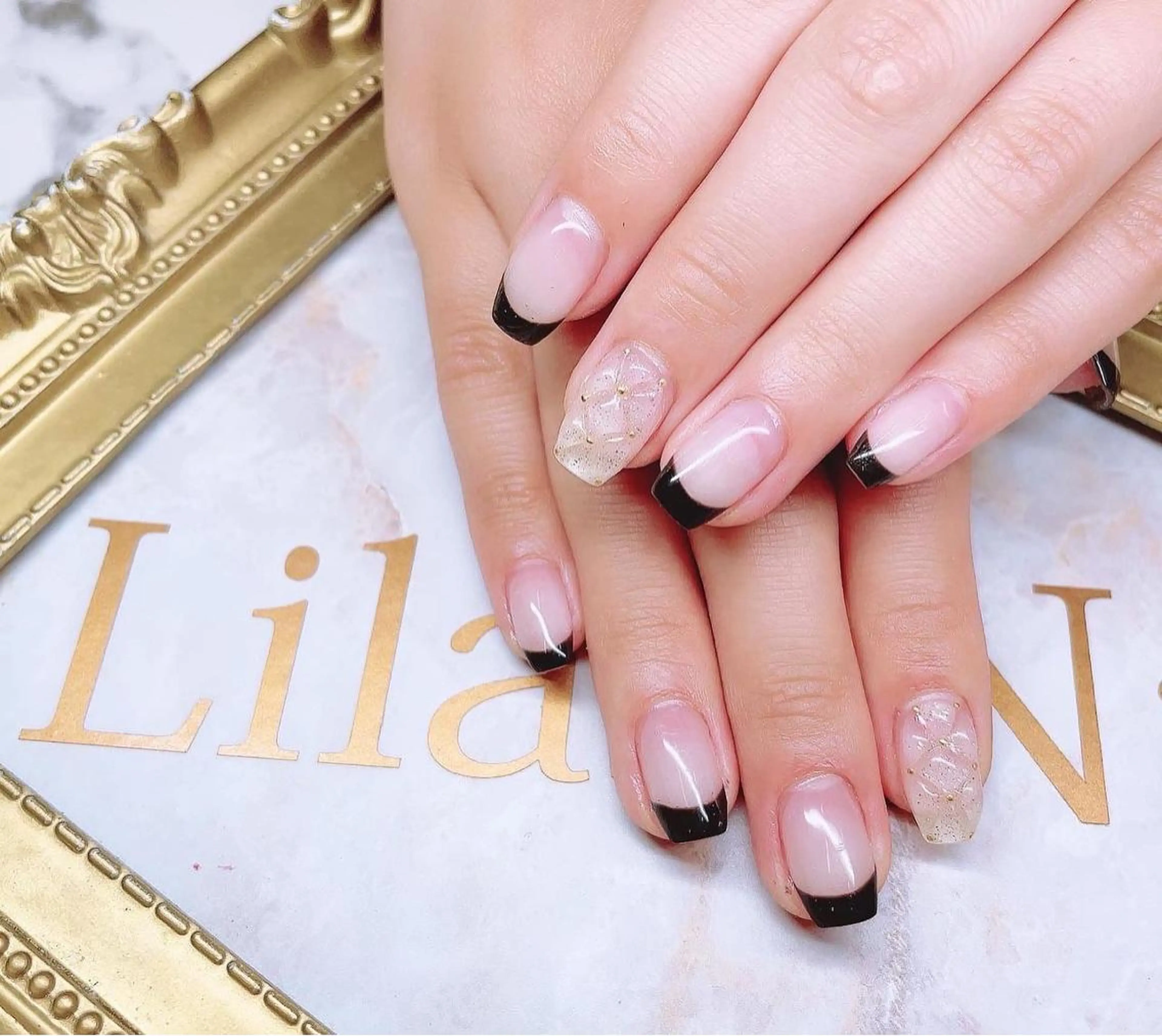 ネイル ドット フラワーネイル フレンチネイル ジェルネイル ハードジェル Lilas Nailのネイルデザイン
