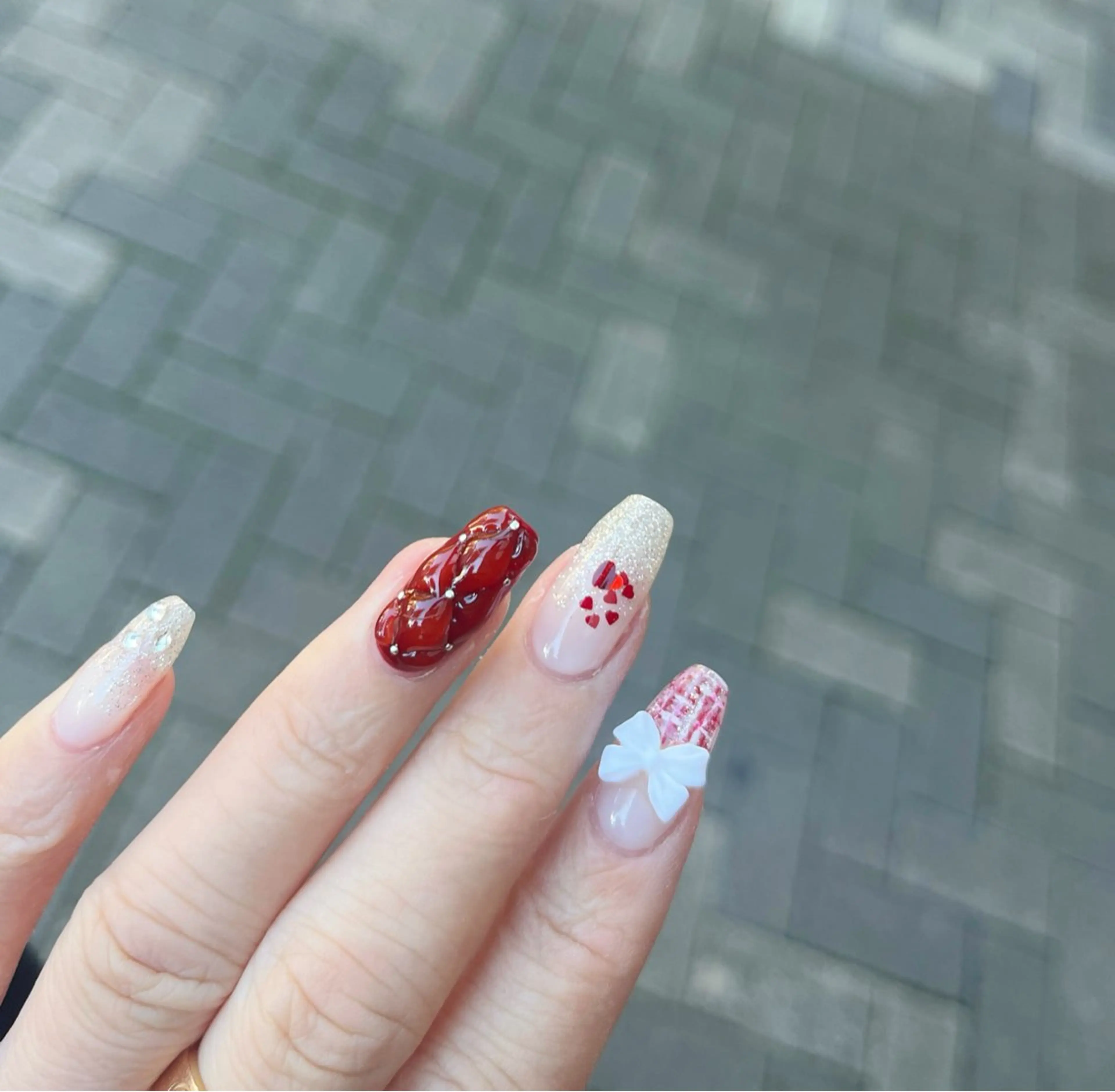 ネイル フラッシュネイル ガーリー キラキラネイル 冬ネイル ハンドネイル Floria nail salonのネイルデザイン