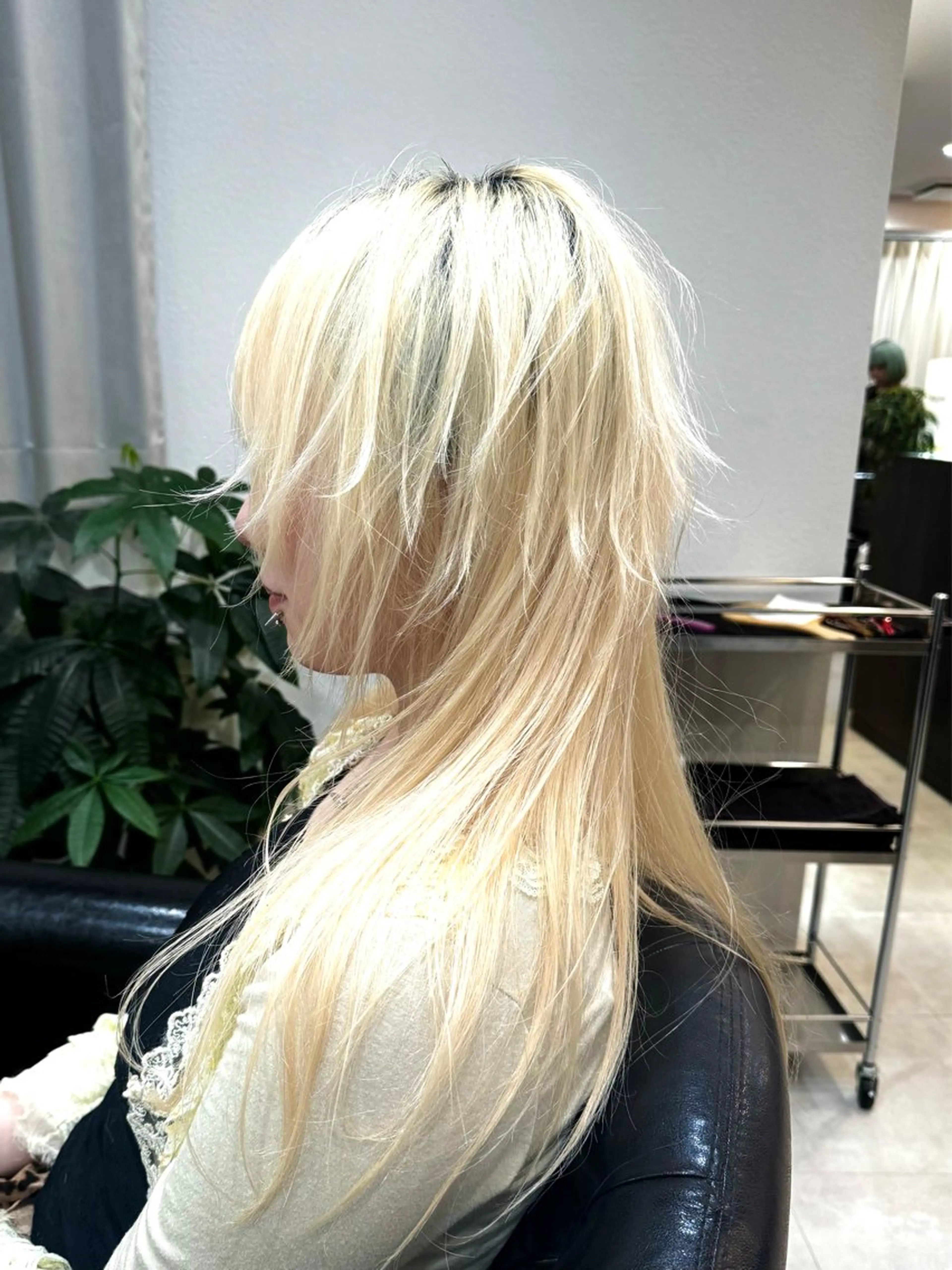 セミロング カラー ハイトーンカラー ハッシュカット レイヤーカット ウルフカット カット ヘアカラー トリートメント ハイトーン/レイヤー /ウルフ⭐️永田⭐️のヘアスタイル