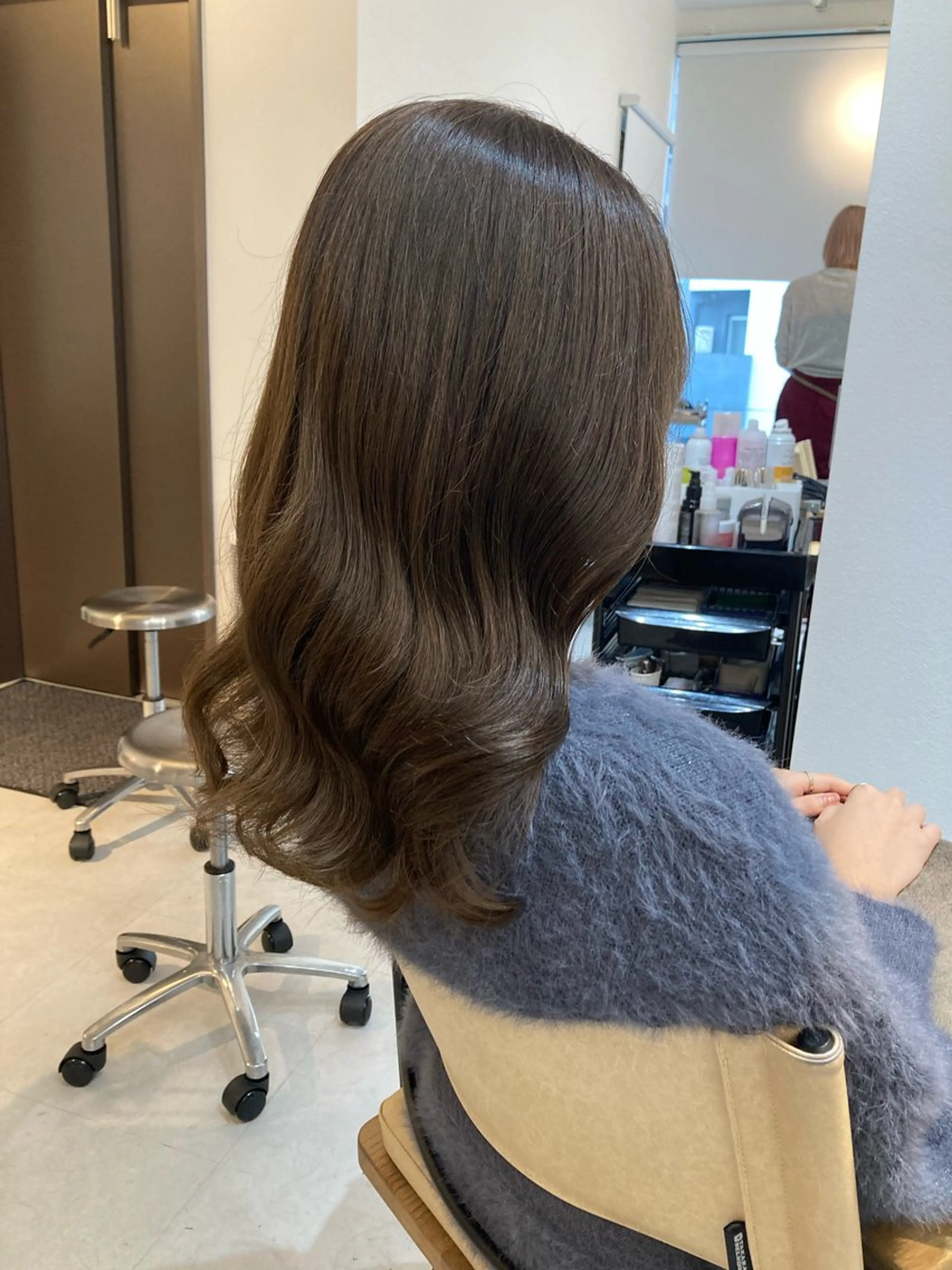 セミロング ✨色持ちの良い艶 カラー✨蟹江真世のヘアスタイル