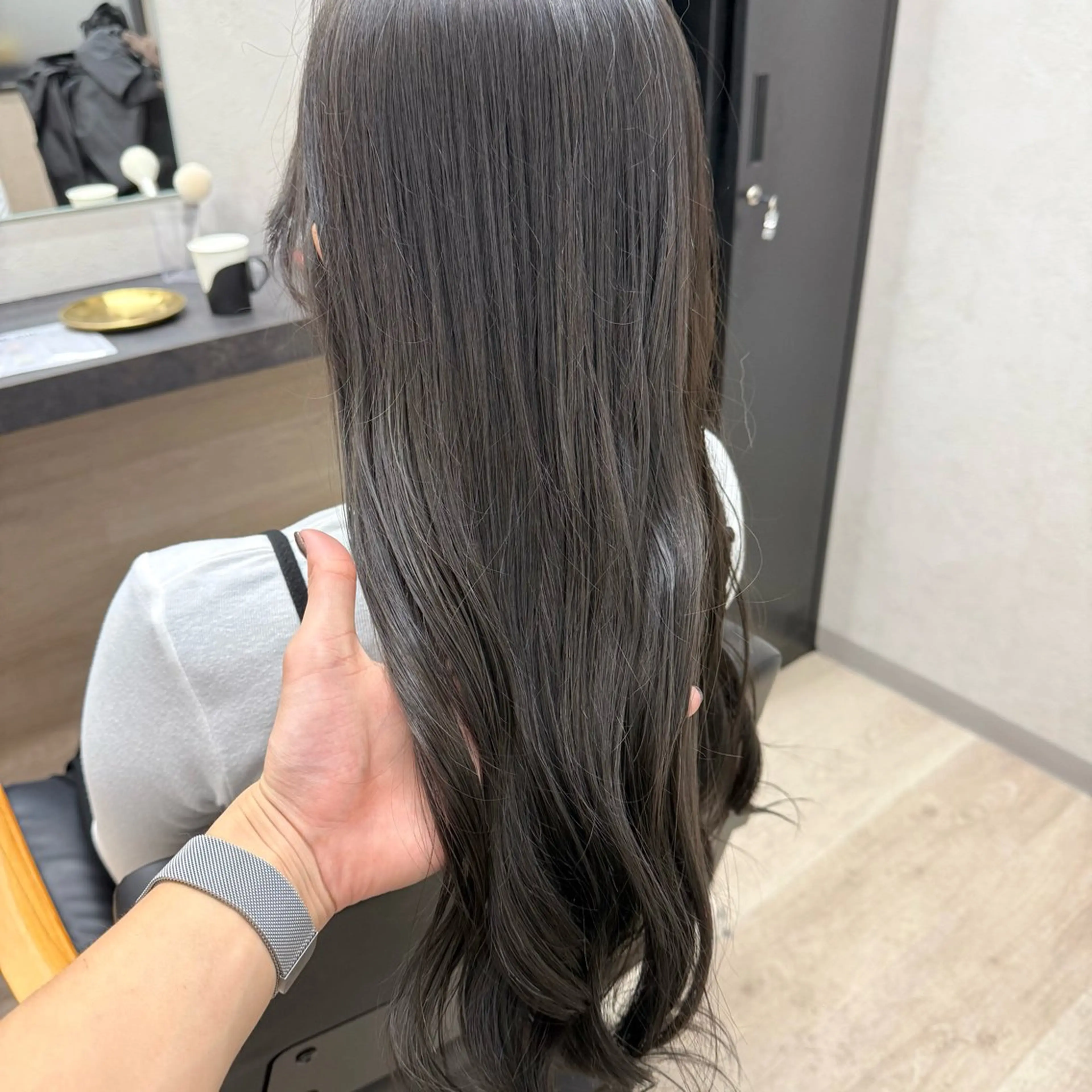 セミロング カラー ブリーチ カット ヘアカラー トリートメント 有田裕真 【ブリーチカラー】のヘアスタイル