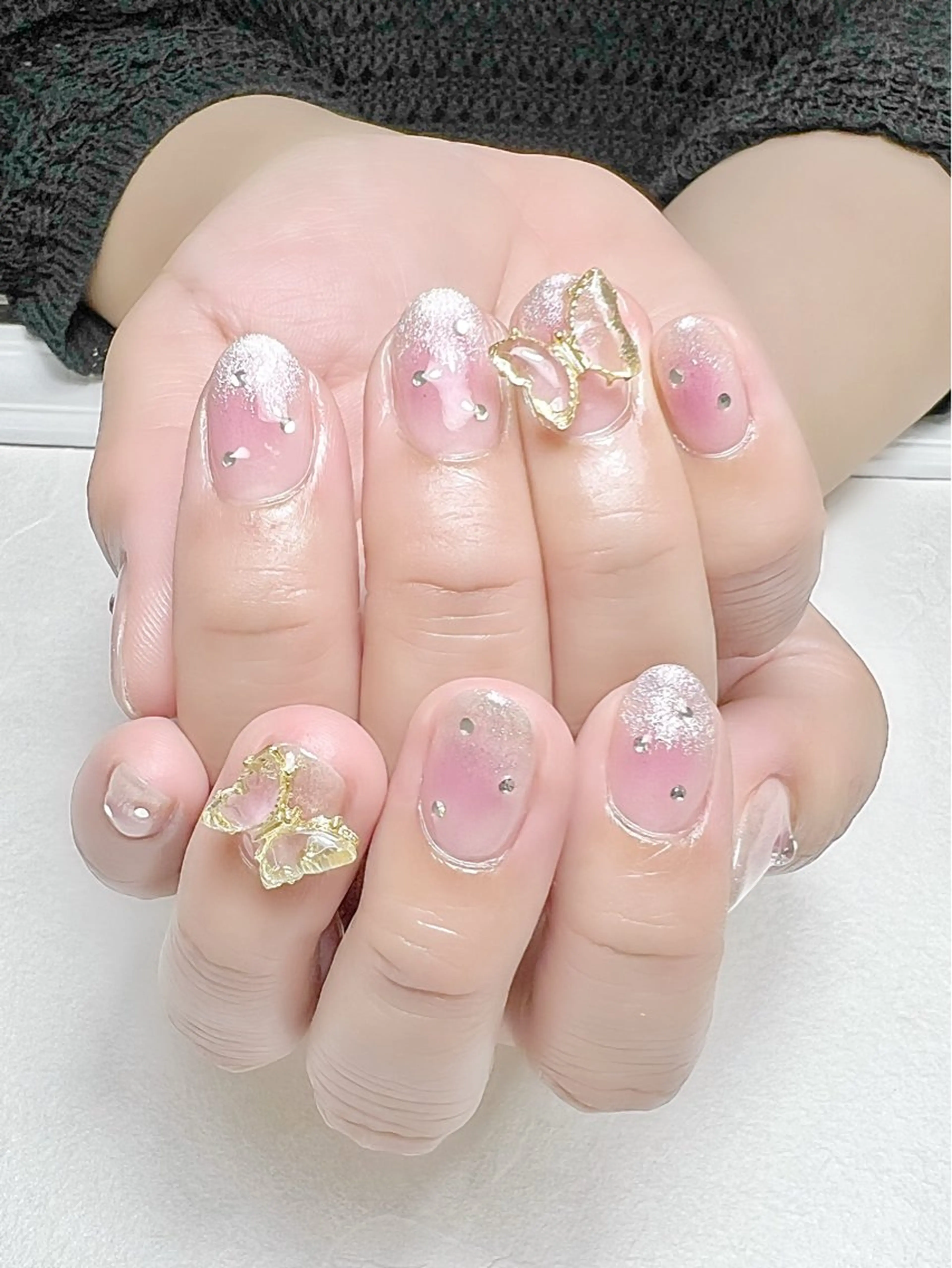 ネイル チークネイル ガーリー グラデーション キラキラネイル マグネットネイル rouse nail RISATOのネイルデザイン