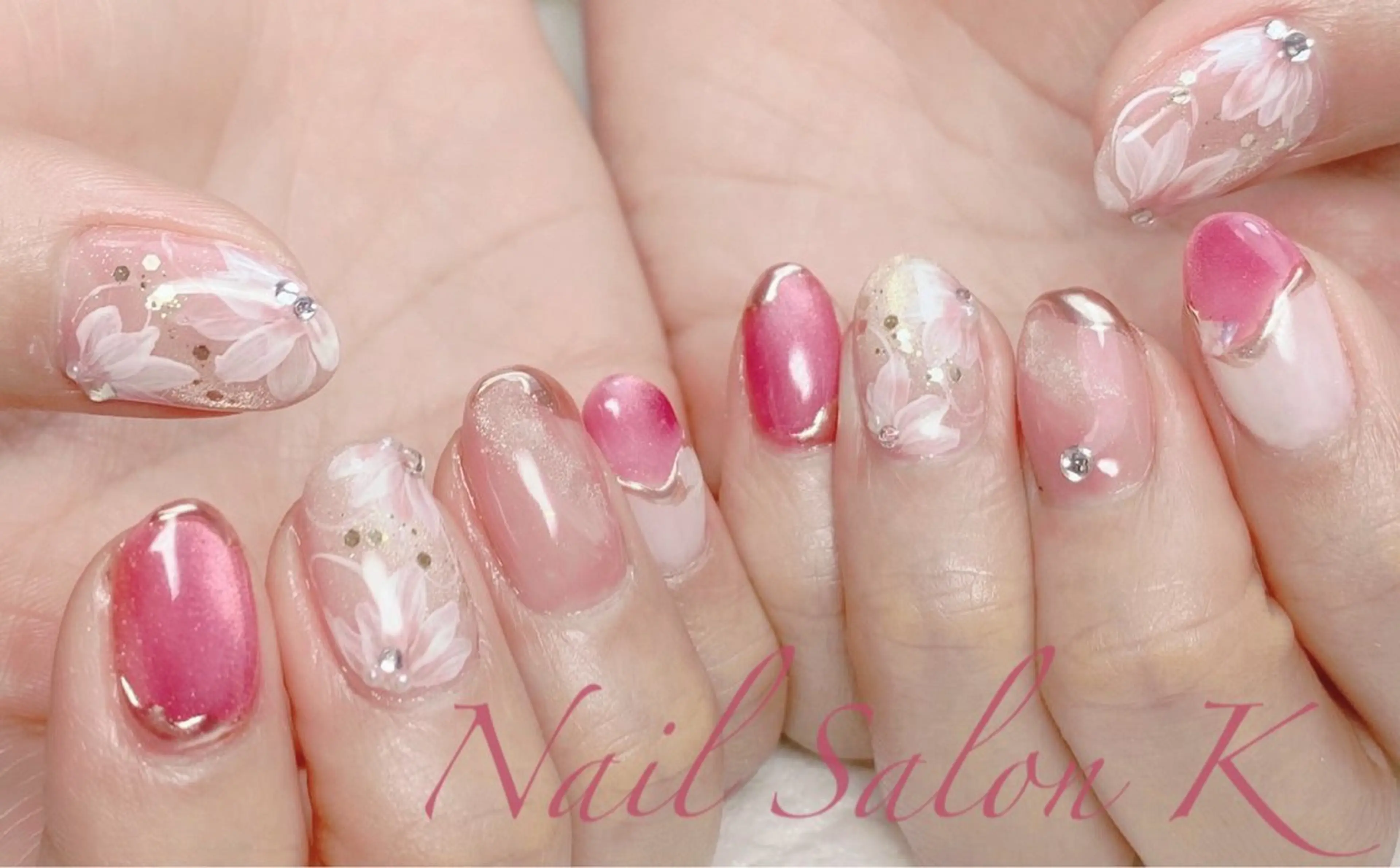 ネイル フラワーネイル マグネットネイル ミラーネイル ピンク ストーンネイル ハンドネイル Nail Salon K 🧸美爪育成のネイルデザイン
