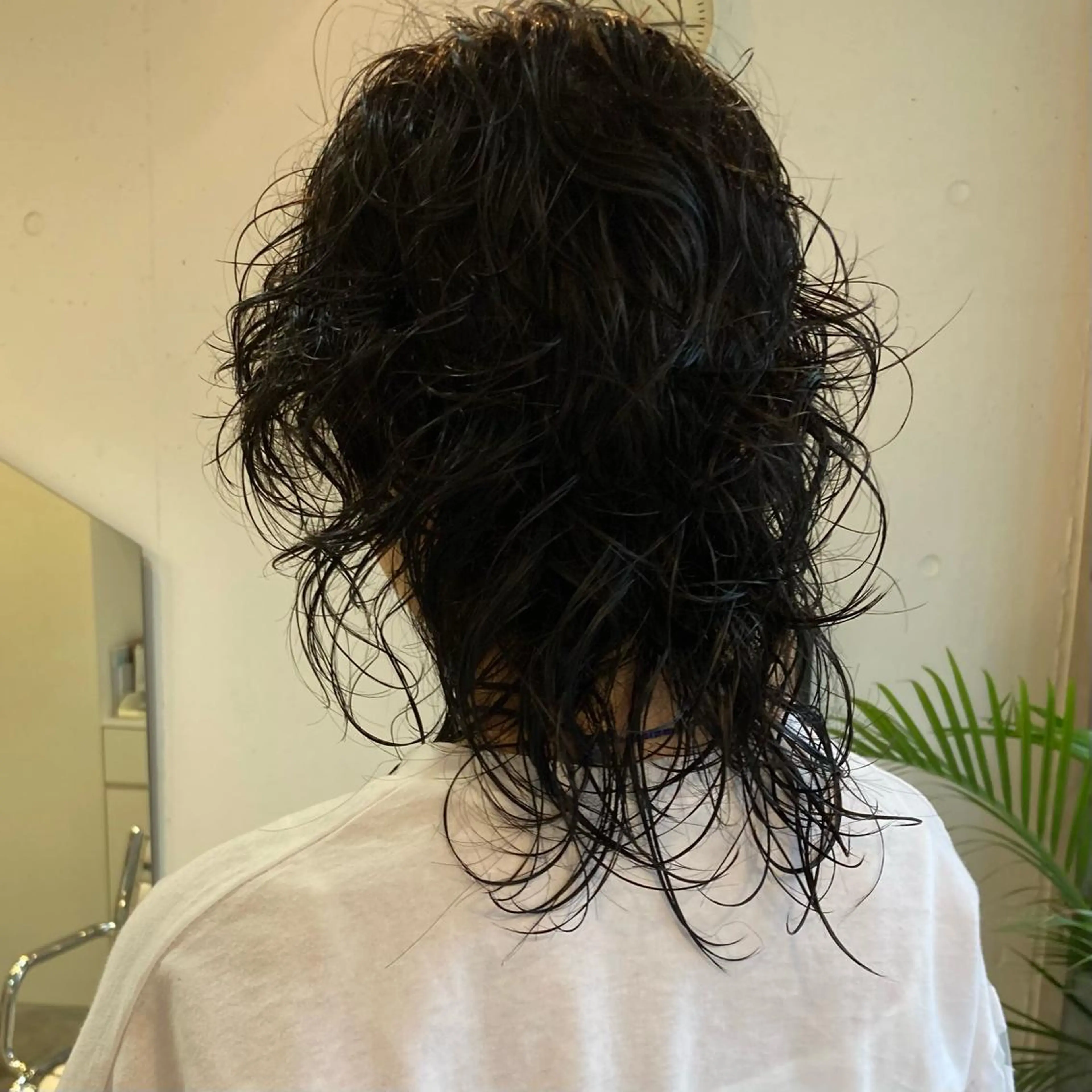 ミディアム パーマ ショートボブ ミディアムパーマ アッシュ パープルカラー イエローカラー カット パーマ 🌈圧倒的デザイン力 内井省吾のヘアスタイル