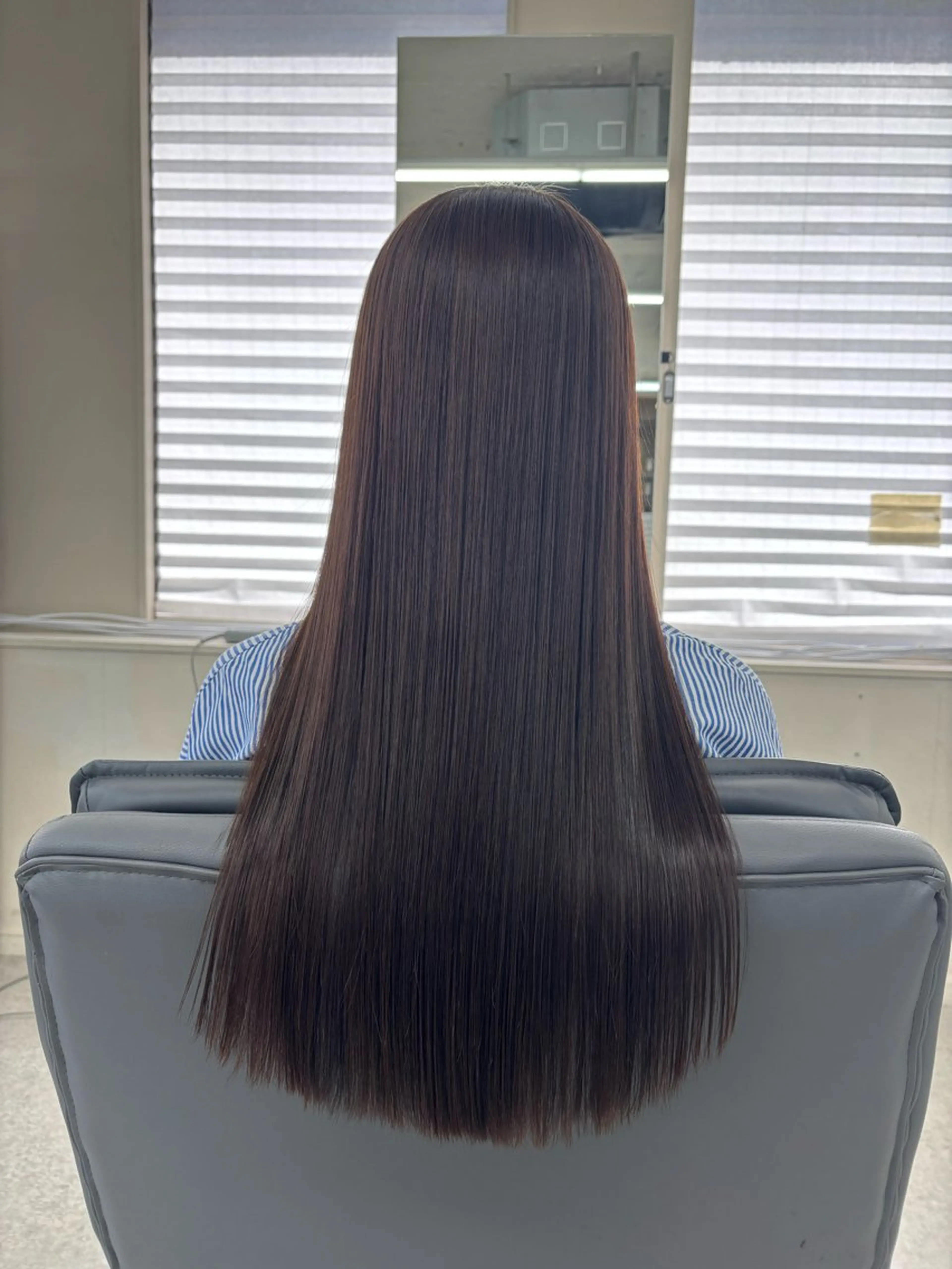 ロング カラー 縮毛矯正 腰越 麻奈のヘアスタイル