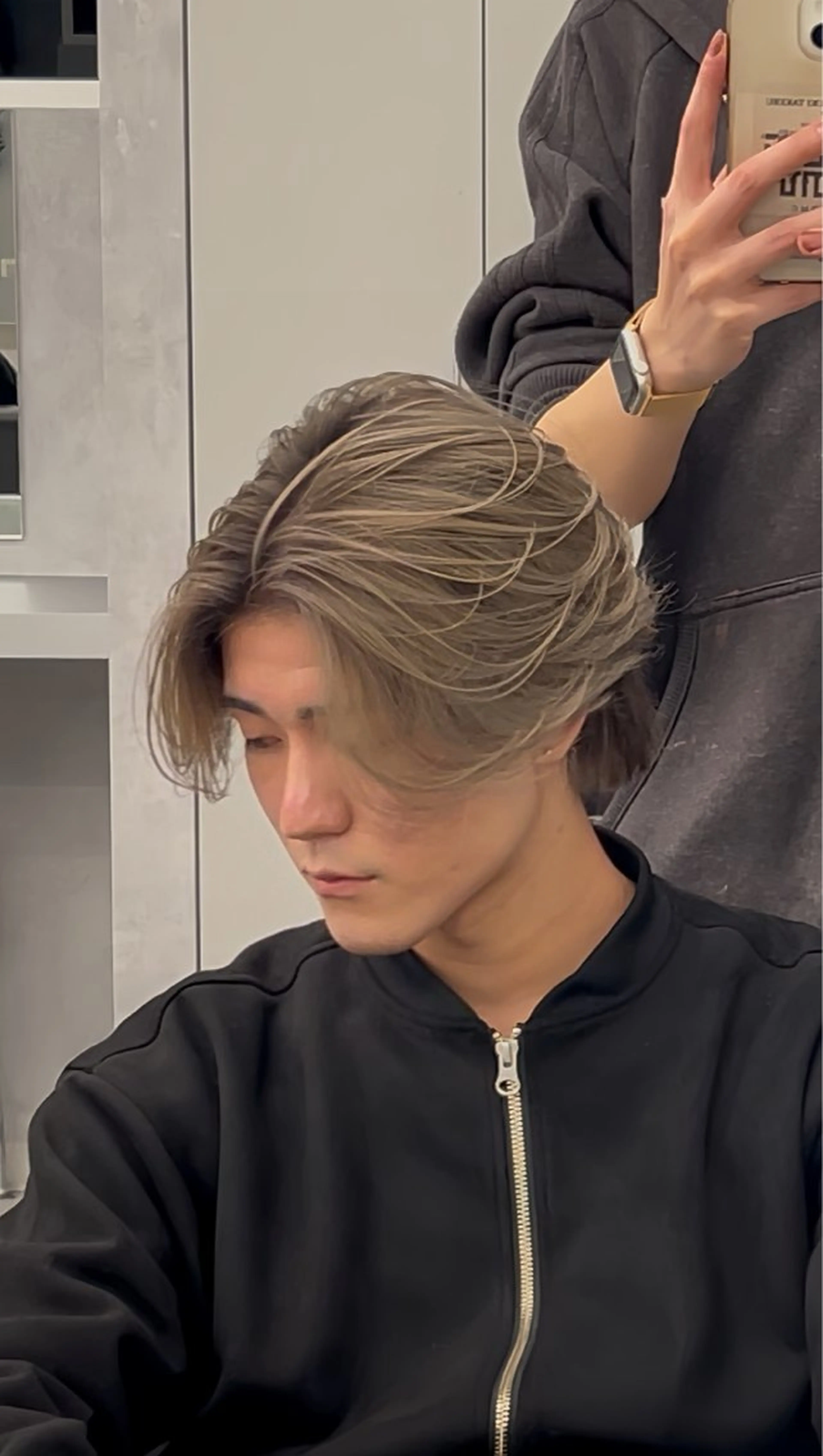 ミディアム メンズバレイヤージュ 🔥メンズカット🔥のヘアスタイル