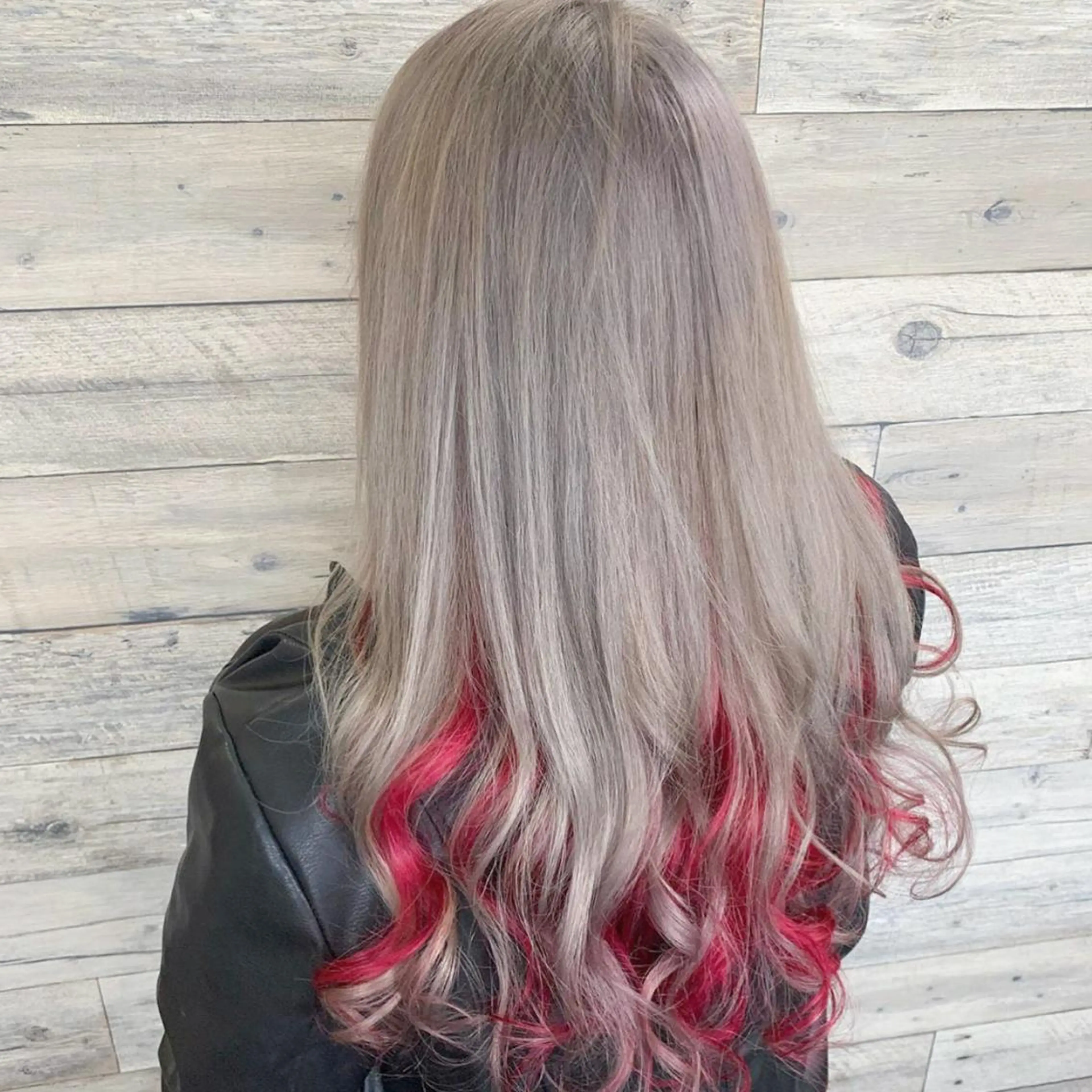 セミロング ﾊｲﾗｲﾄ/ﾚｲﾔｰ ｶｯﾄ/大嶽謙のヘアスタイル