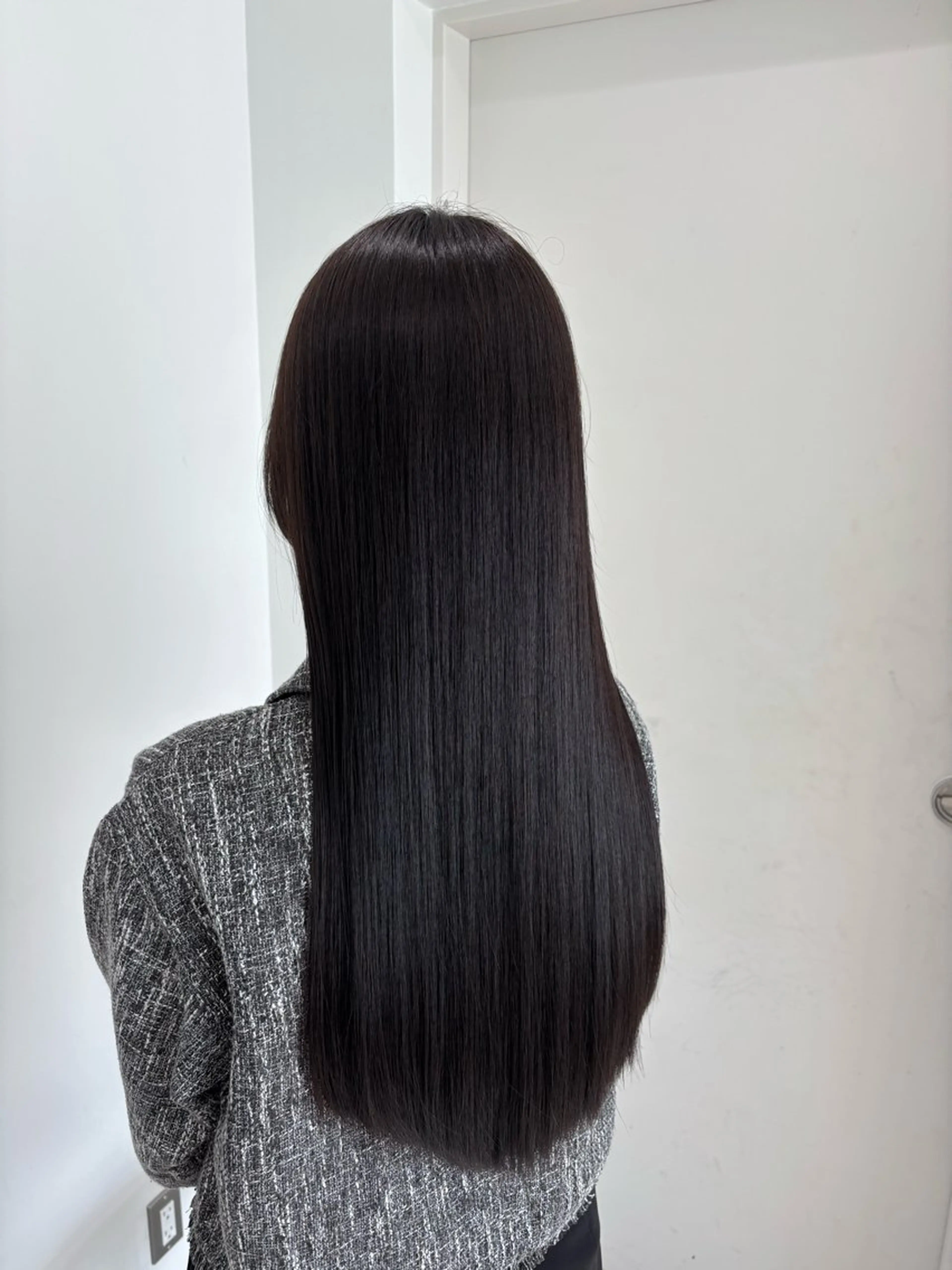 ロング カラー カット ヘアカラー トリートメント ヘッドスパ 韓国風レイヤー透明感 艶髪カラー/岡田悠希のヘアスタイル