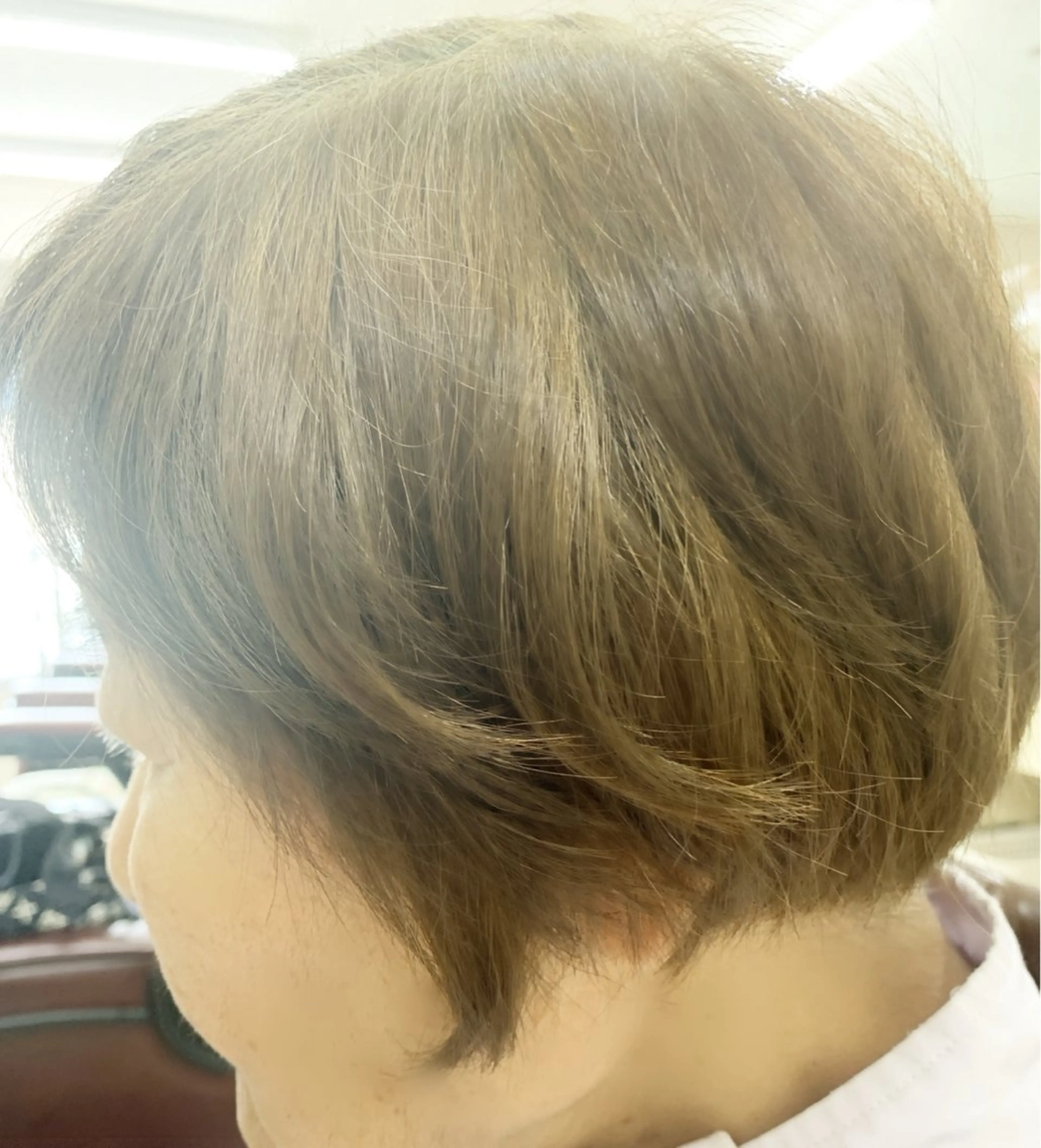 カラー 竹内 秀美のヘアスタイル