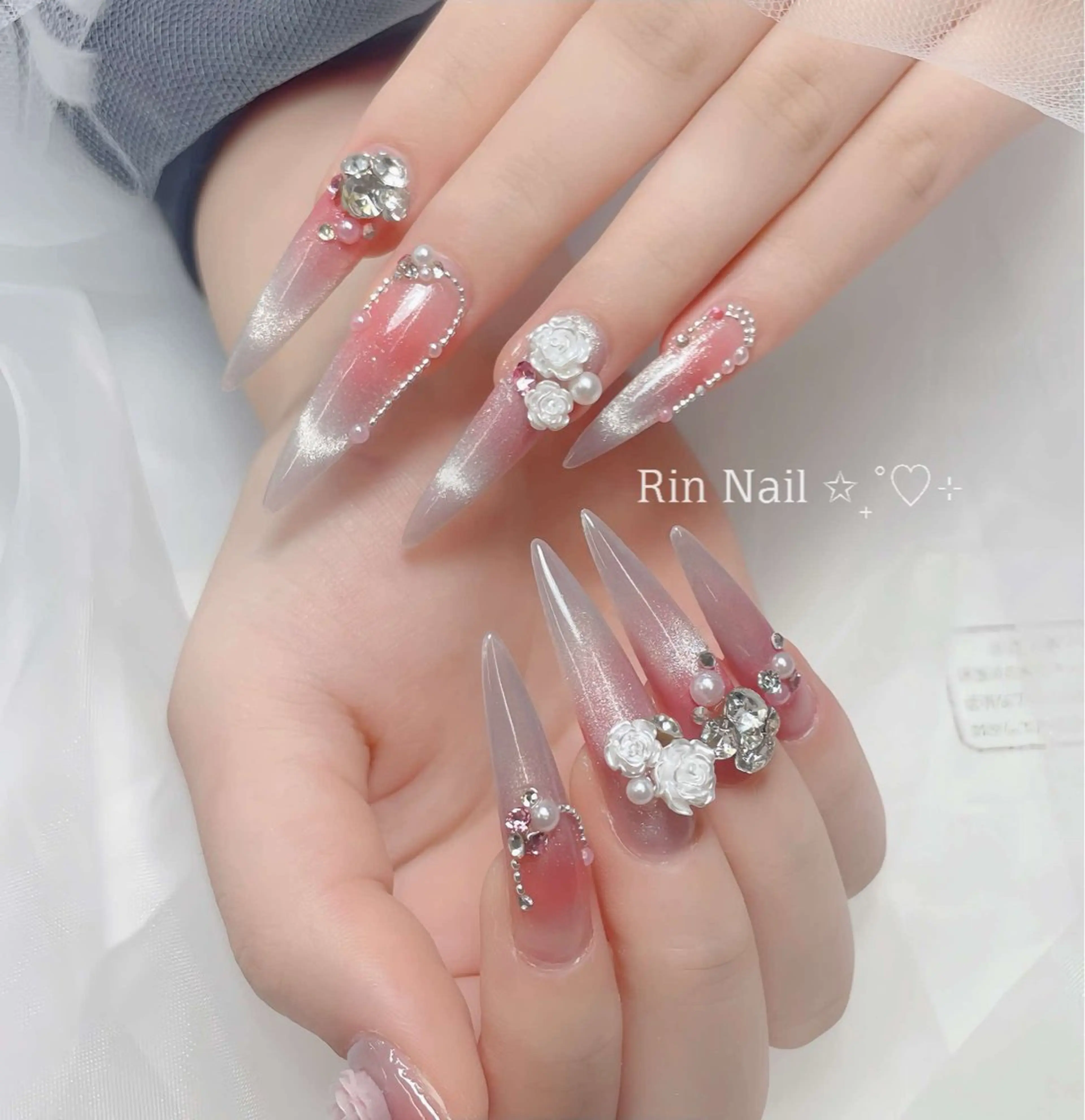 ネイル アートネイル チークネイル ジェルネイル ロングネイル マグネットネイル ハンドネイル Rin Nail 新大久保店のネイルデザイン