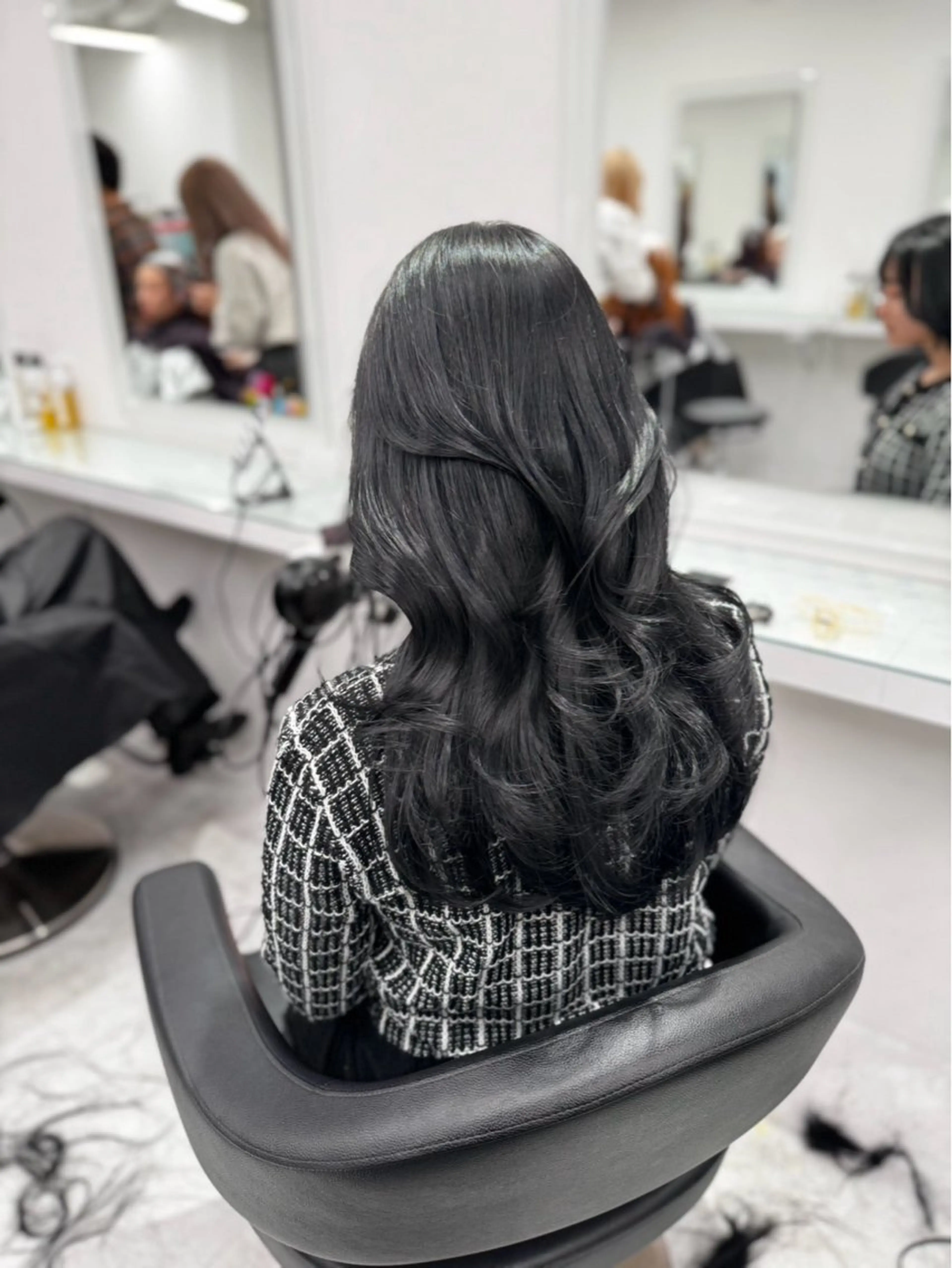 𓂃🎀𓈒𓏸重くない暗髪ワンカラー＋オリジナルトリートメント ＋コテ巻き仕上げ𓂃🎀𓈒𓏸の写真