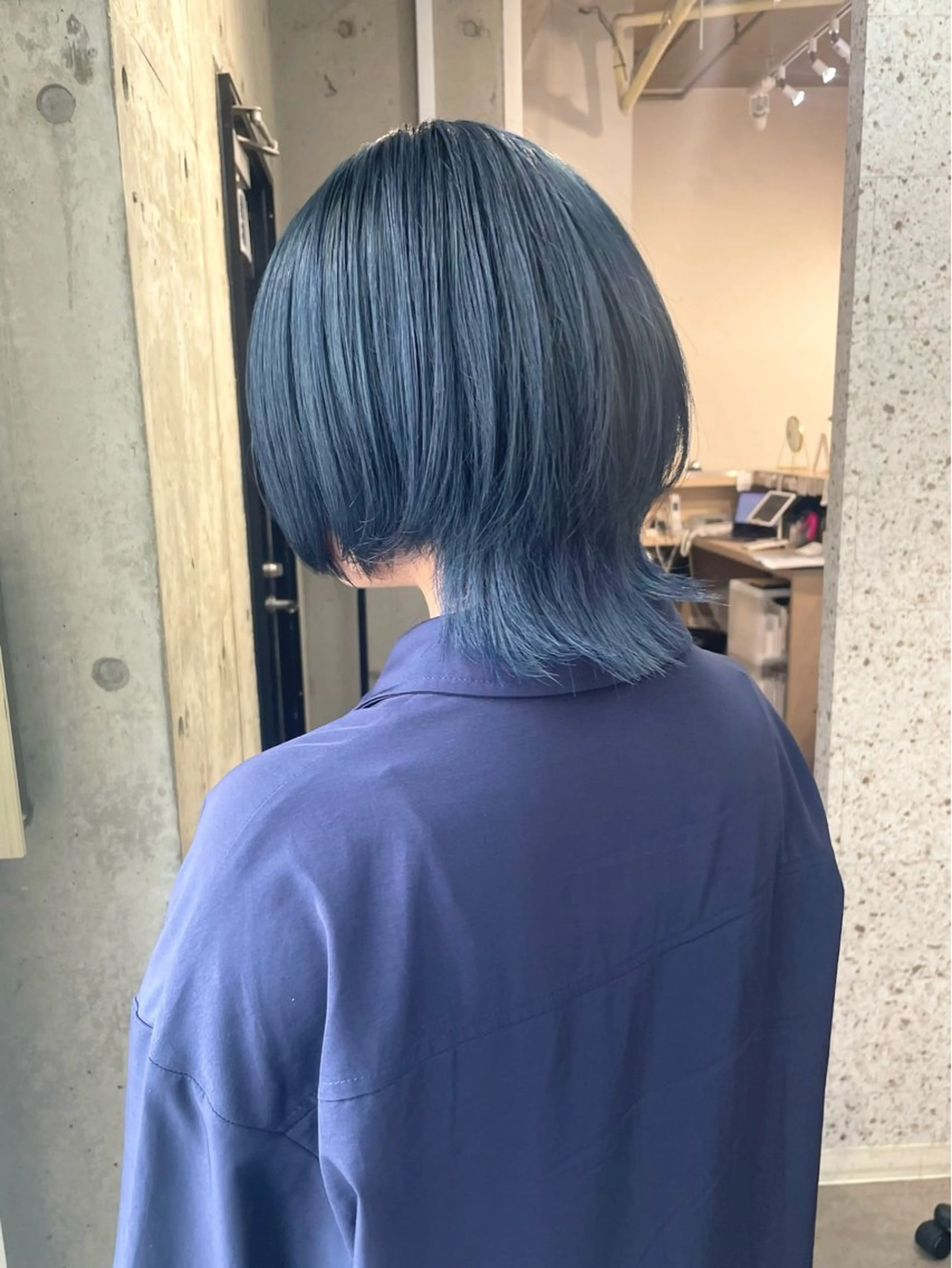 ミディアム カラー ブルーカラー ヘアカラー トリートメント SHOTO ハイトー ン/ブロンドカラーのヘアスタイル
