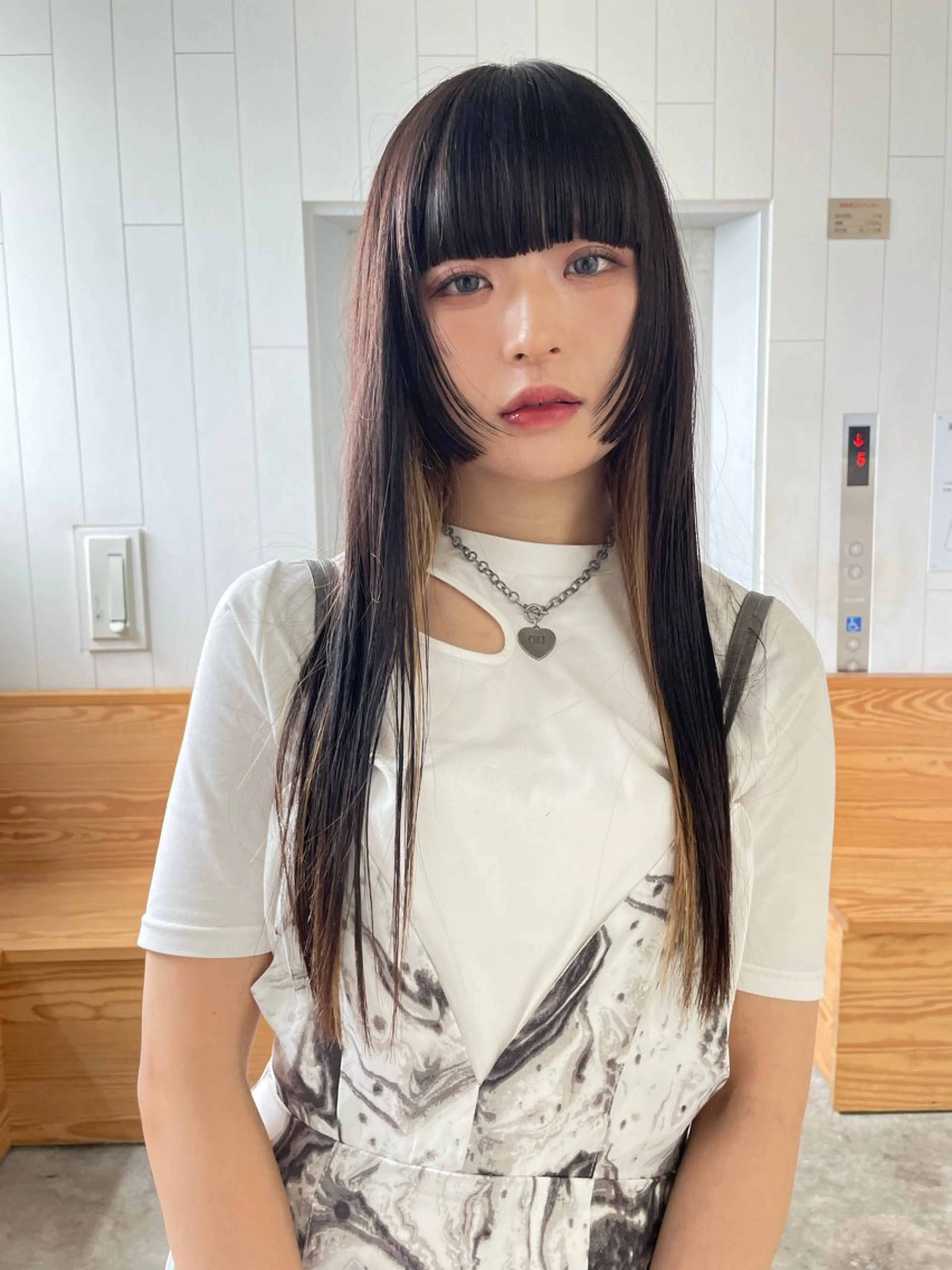 ミディアム カラー ベージュカラー インナーカラー ミルクティーベージュ 姫カット カット ヘアカラー パーマ/パーマ落とし 【Kouta】のヘアスタイル