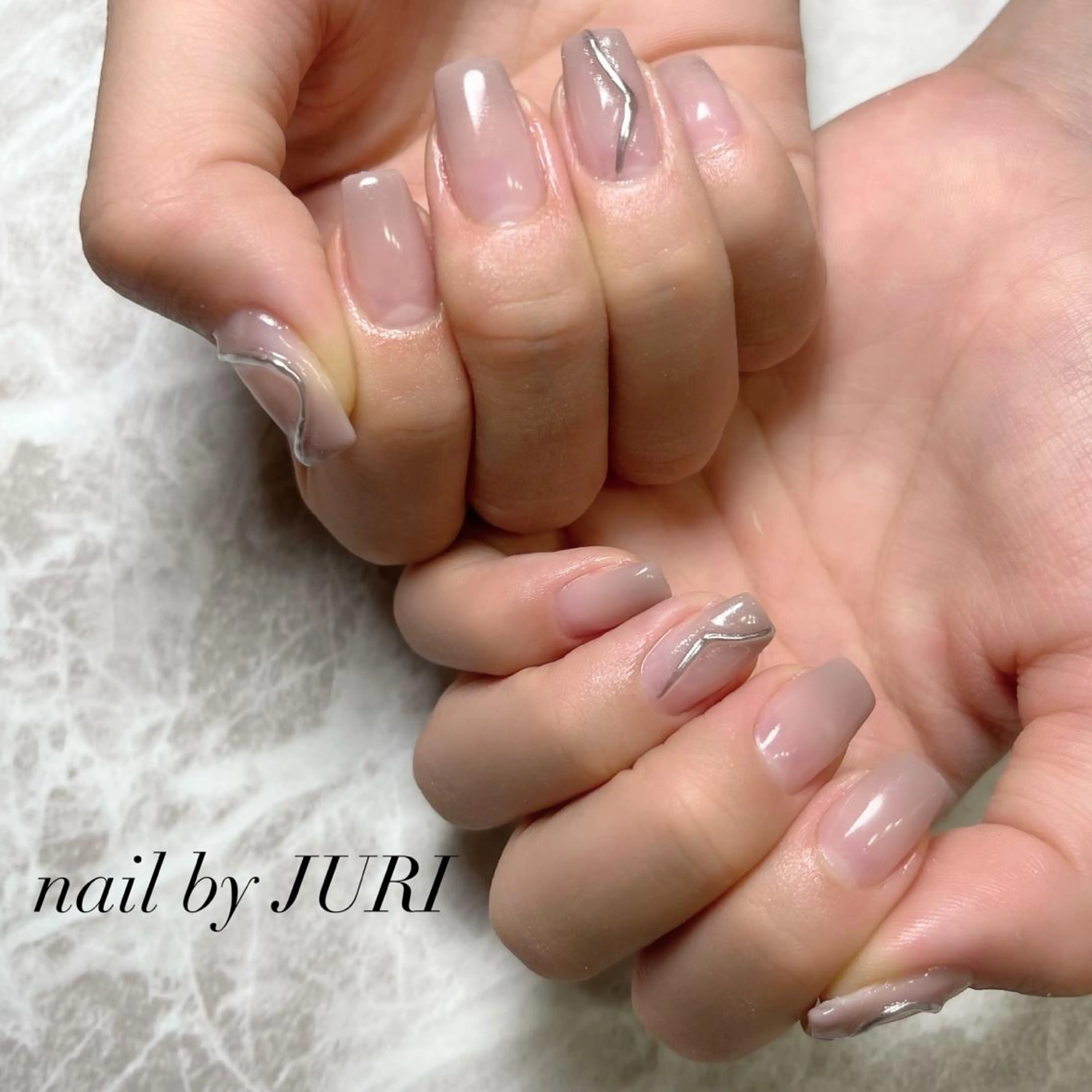 ネイル フットネイル フレンチネイル ジェルネイル ラメ(グリッター) ラメグラデーション NEO Beauty Salon所属・𝐍𝐄𝐎 𝐉𝐔𝐑𝐈のネイルデザイン