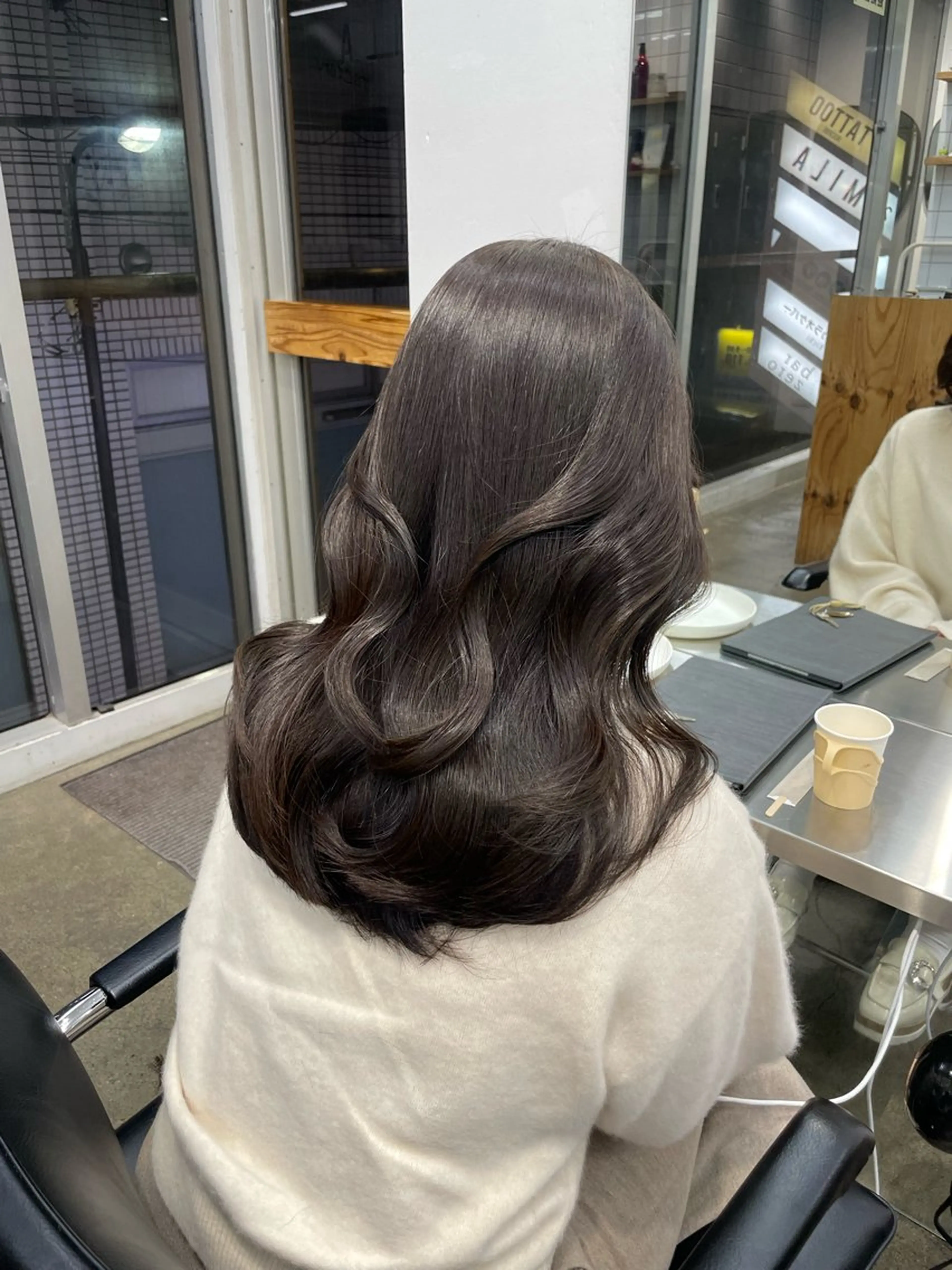 セミロング カラー アディクシーカラー ブリーチ ダークグレー ダークグレージュ グレージュ カット ヘアカラー ♡🪞韓国スタイル/ MISATO🪞♡のヘアスタイル