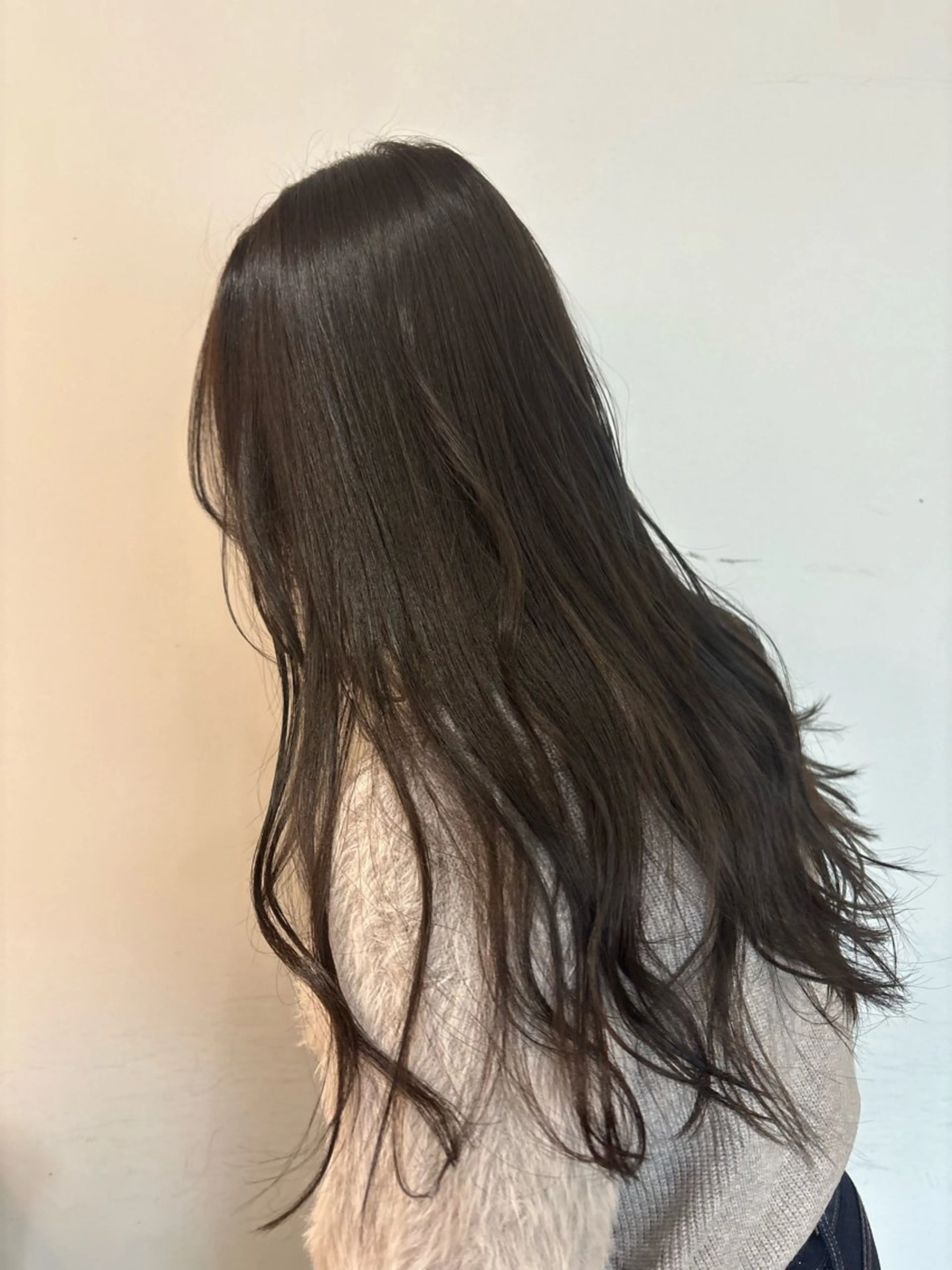 カラー ベージュカラー ブリーチ ダブルカラー ブリーチなしカラー オリーブベージュ ヘアカラー 長谷川 結奈のヘアスタイル