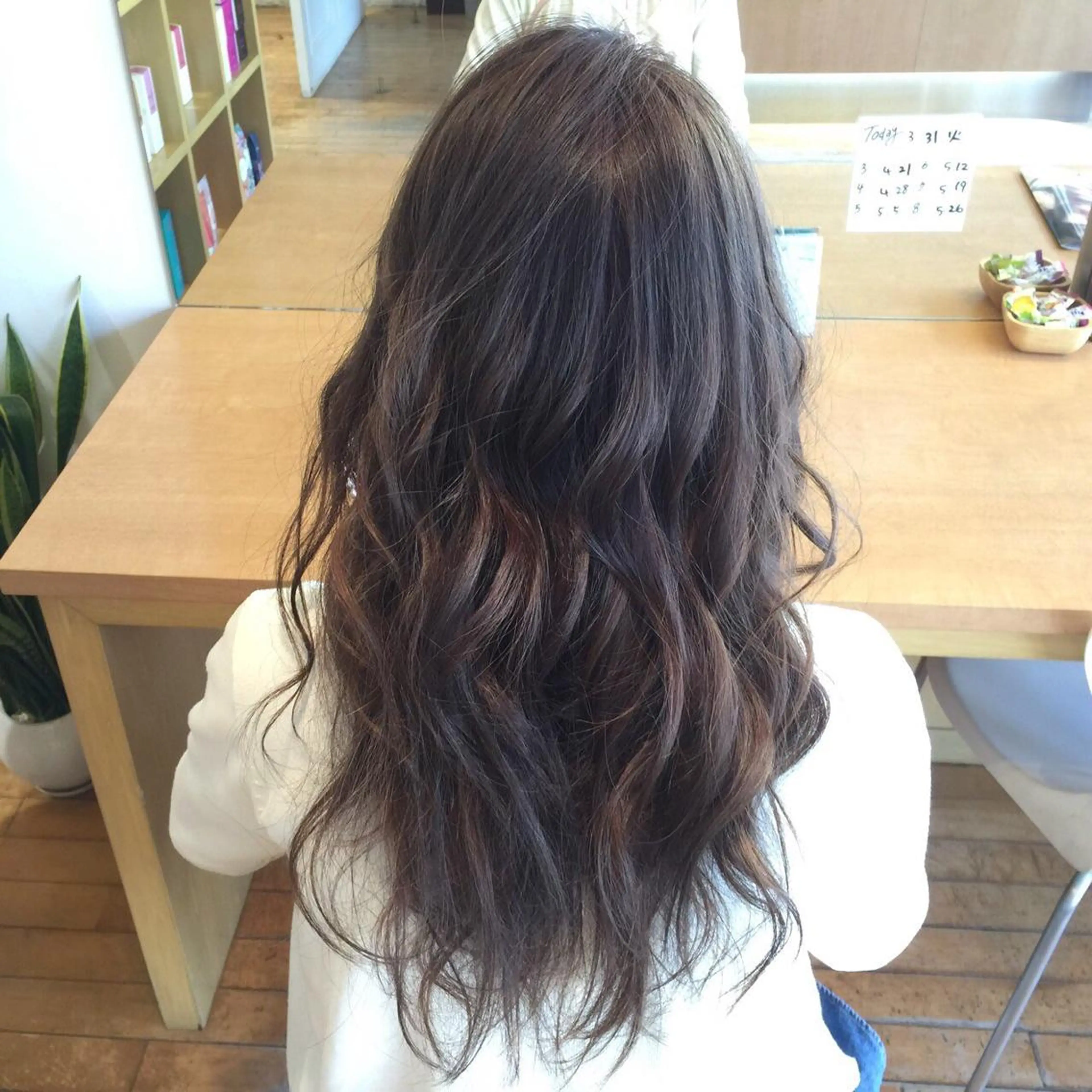 ロング カラー アッシュ 加藤 あやみのヘアスタイル