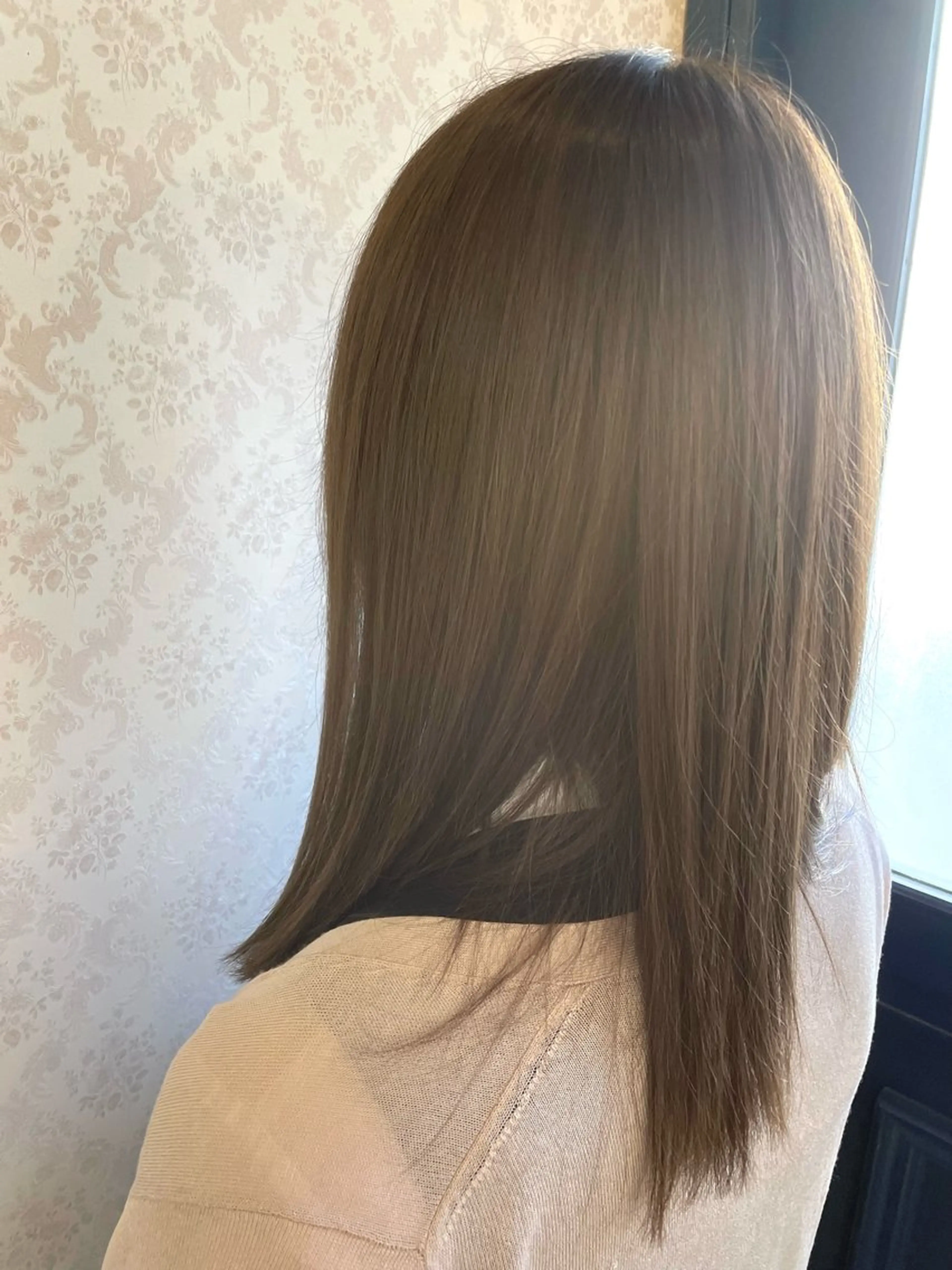 セミロング ヒヨシ ルナのヘアスタイル
