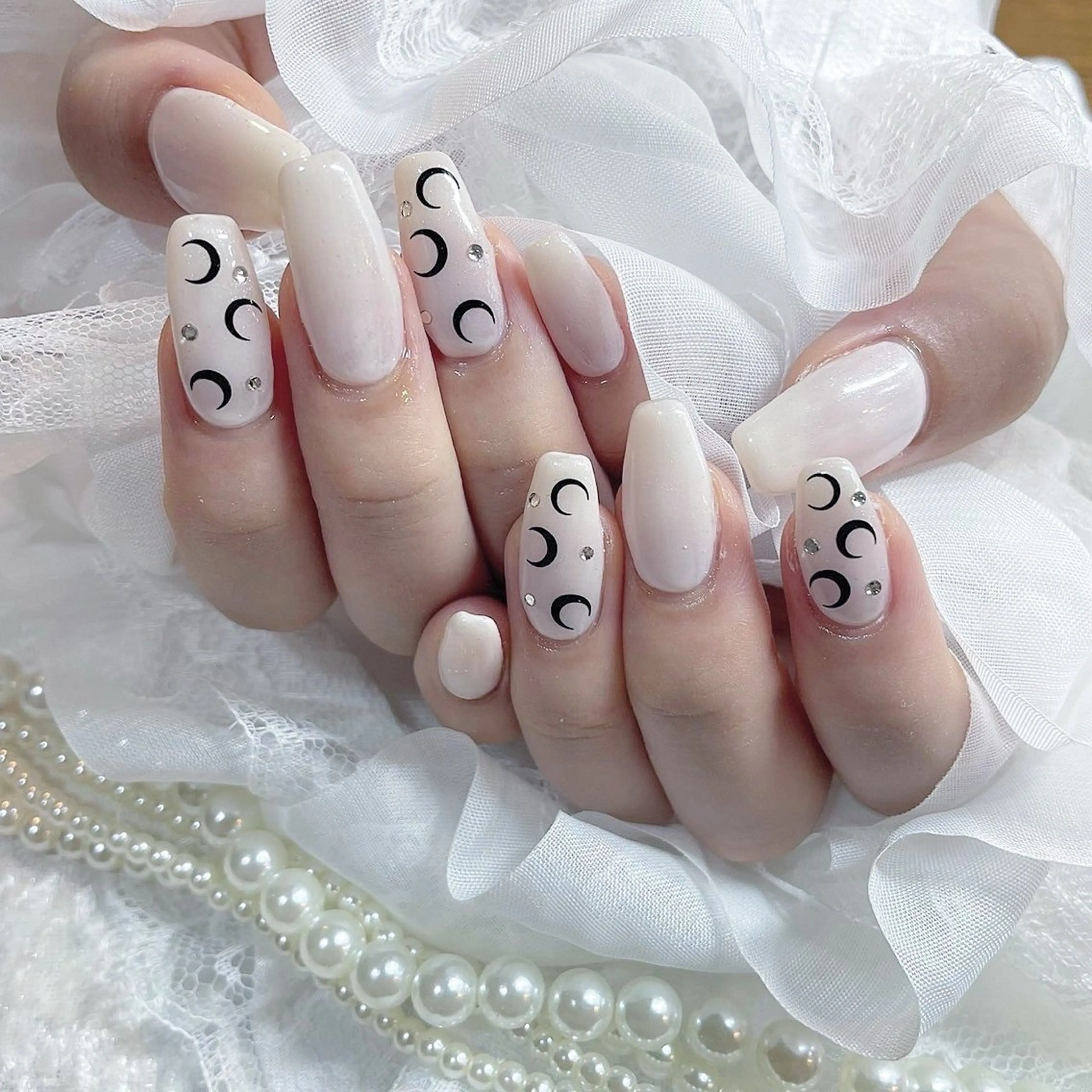 ネイル ジェルネイル 韓国ネイル 持ち込み ワンカラーネイル ワンホンネイル ハンドネイル fiore nail 🦋のネイルデザイン