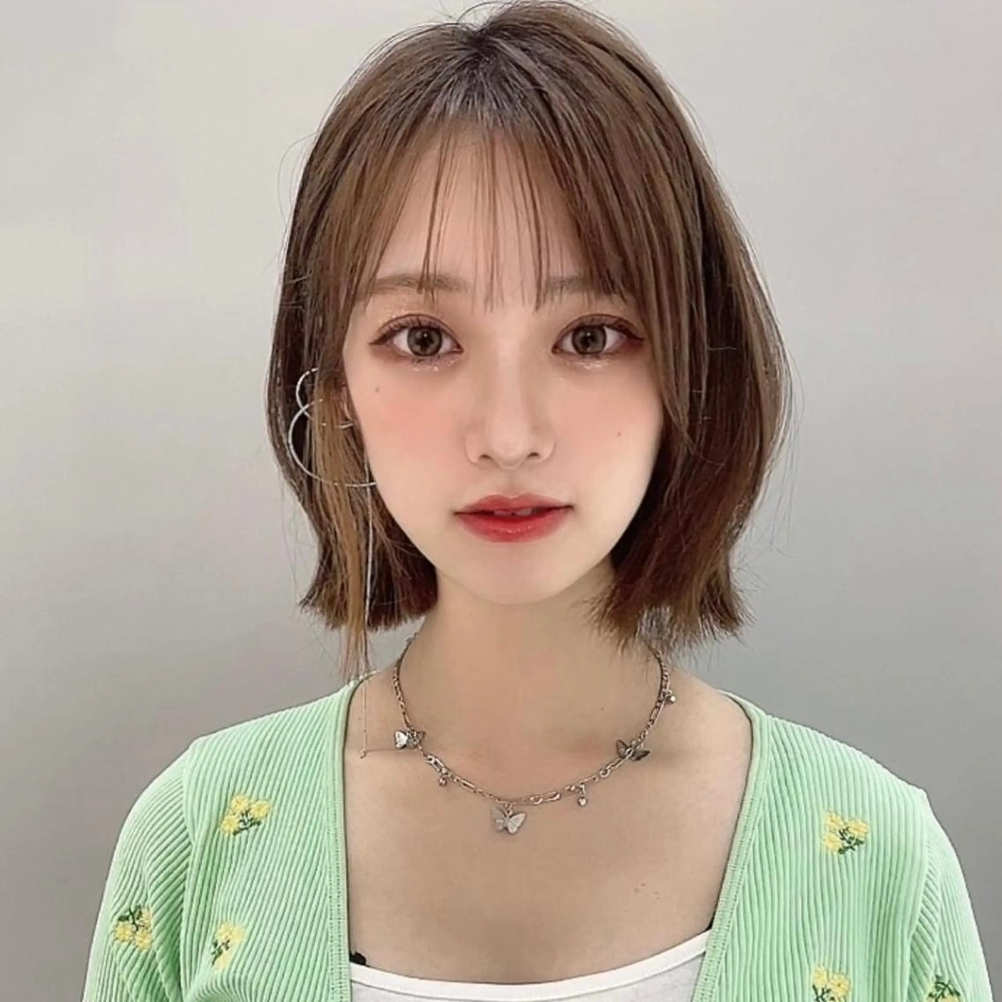 ショート Toiro所属・🤎小顔レイヤー /ベージュ🤎友香のヘアスタイル