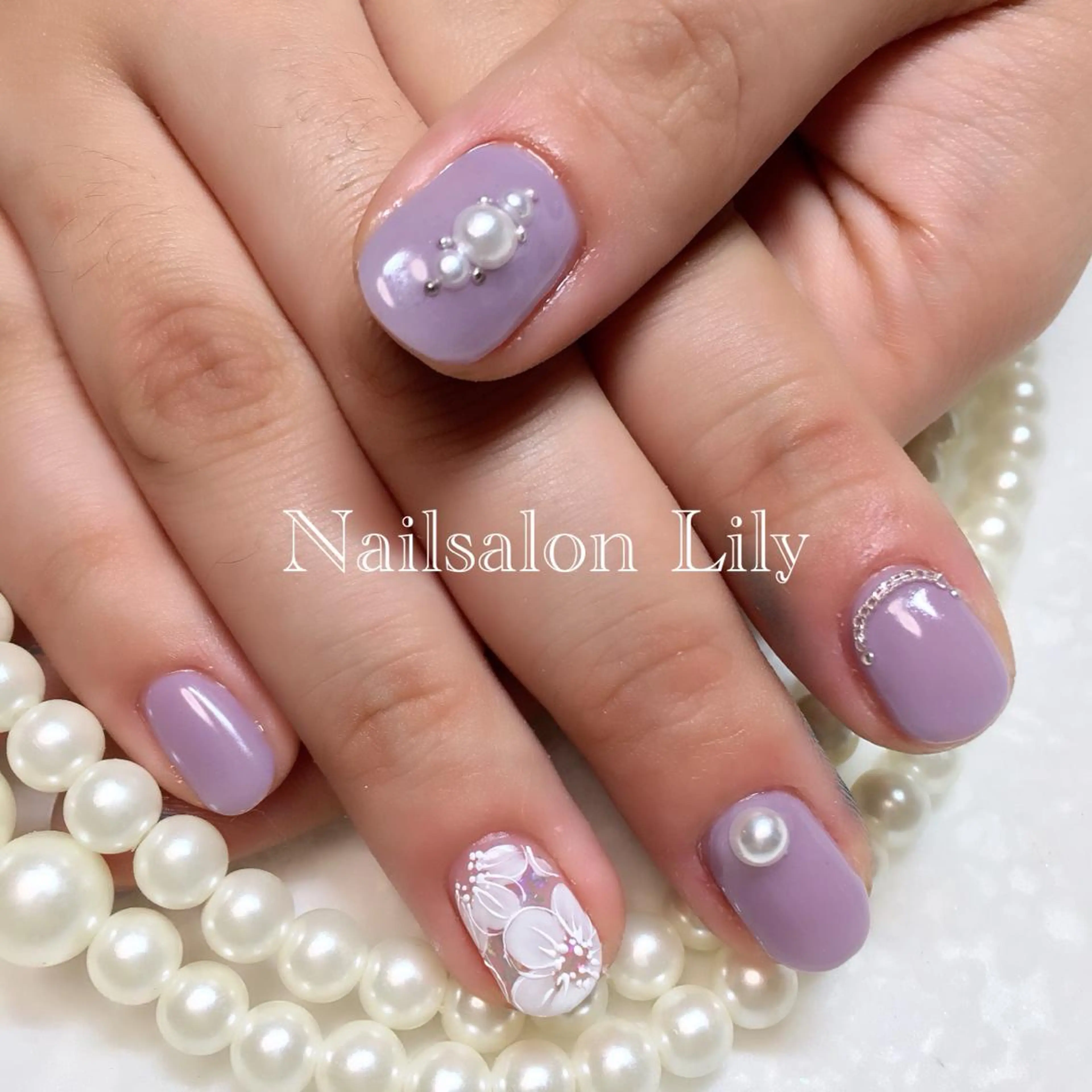 ネイル シンプルネイル Lily*nail 🌻Mii🌻のネイルデザイン