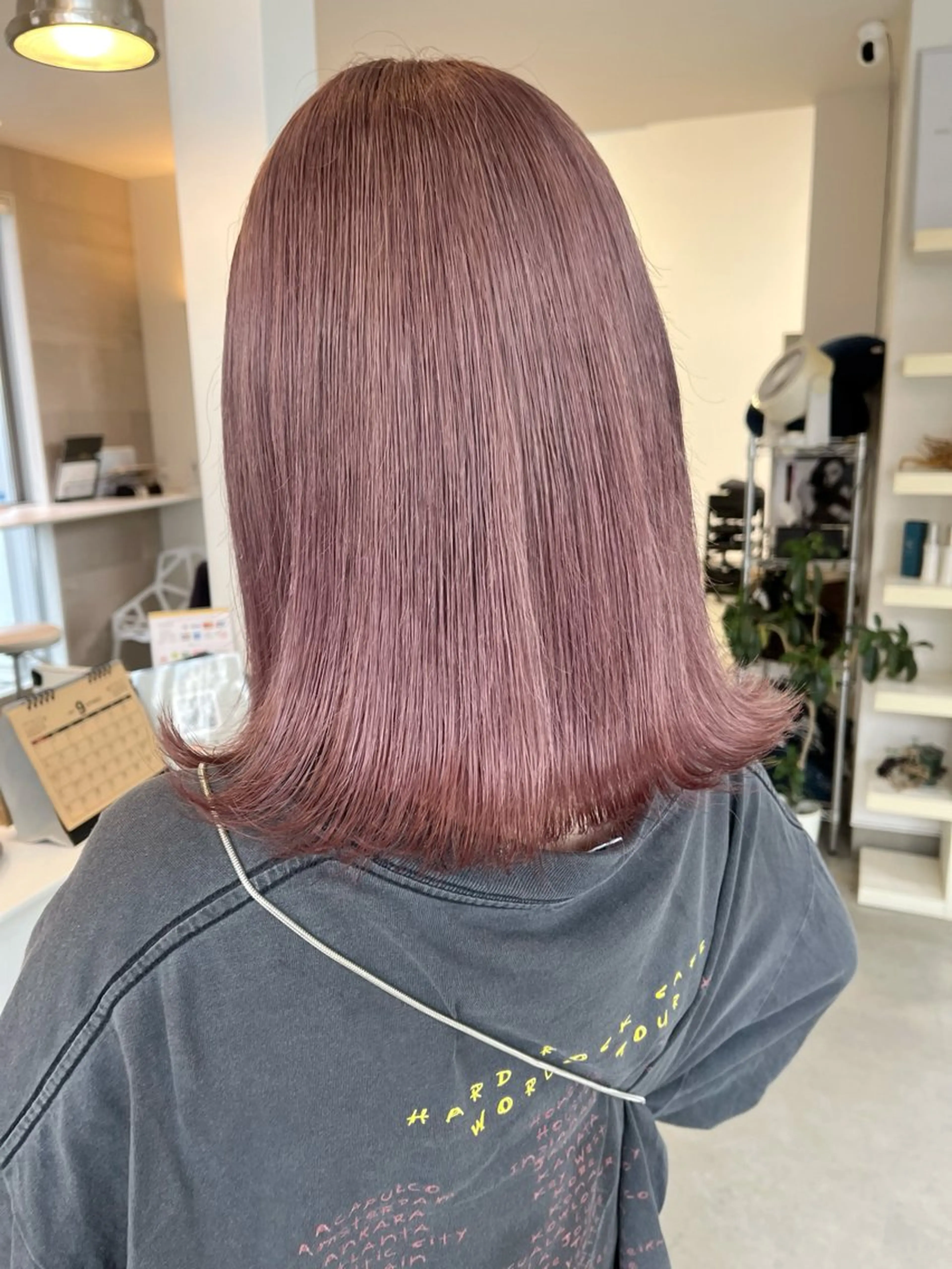 ミディアム ヘアカラー 長山 茉白のヘアスタイル