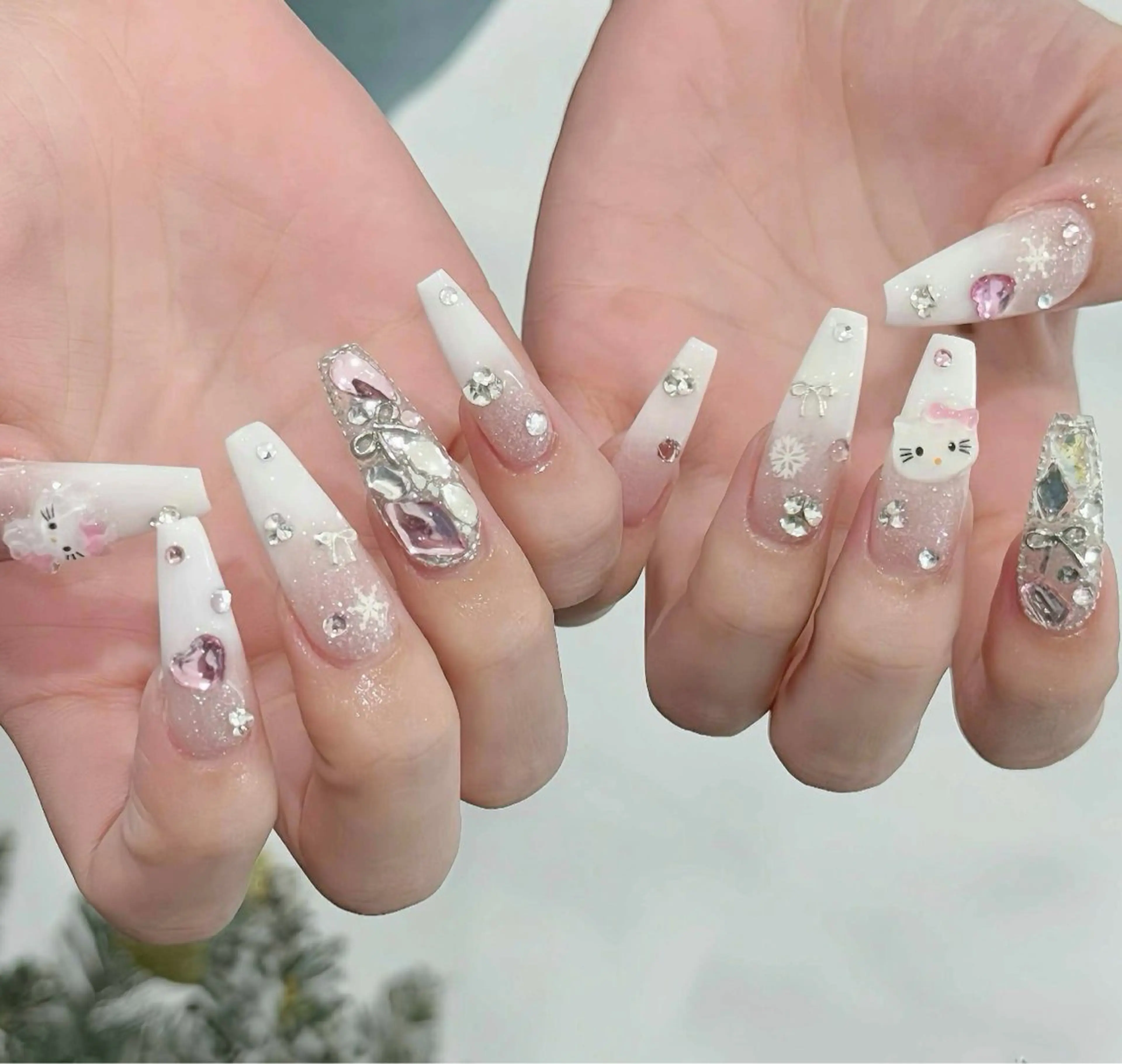 ネイル オーロラネイル ブルー チークネイル フットネイル フレンチネイル ハンドネイル REI レイのネイルデザイン