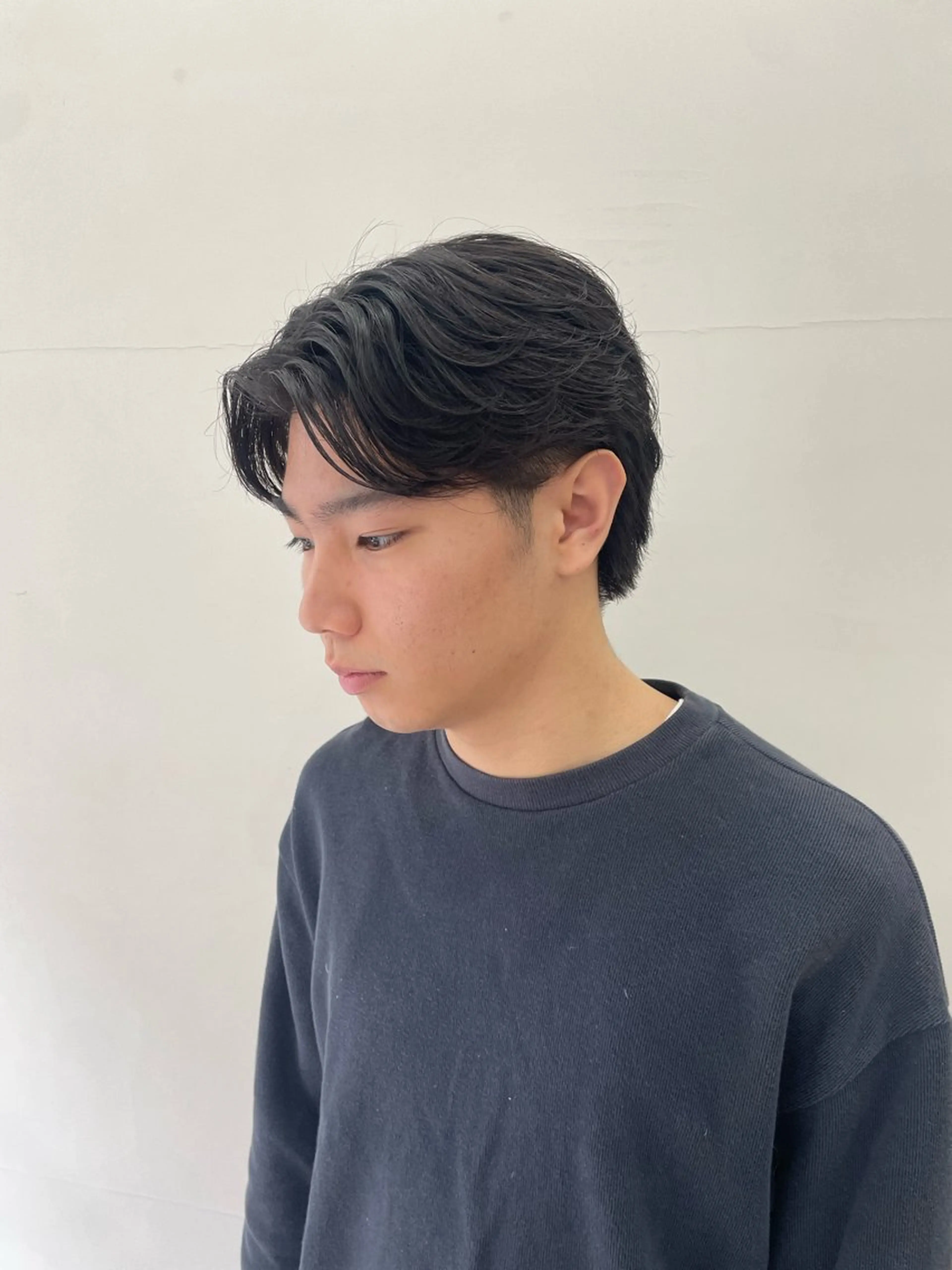 メンズ カット 慎太朗/パーマ/ボブ /センターパートのヘアスタイル