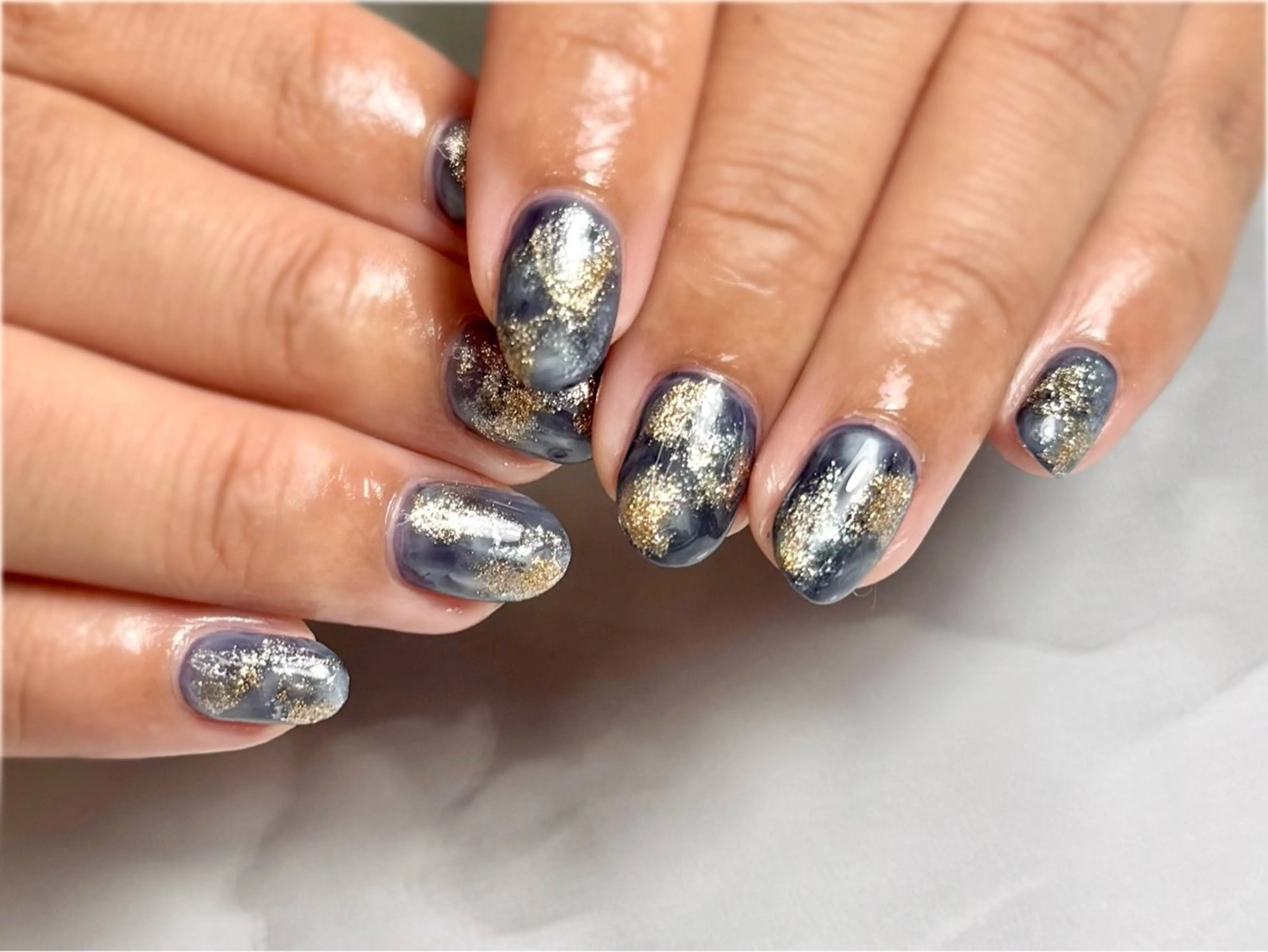 ネイル ブルー ゴールド ニュアンスネイル Relight RIEのネイルデザイン