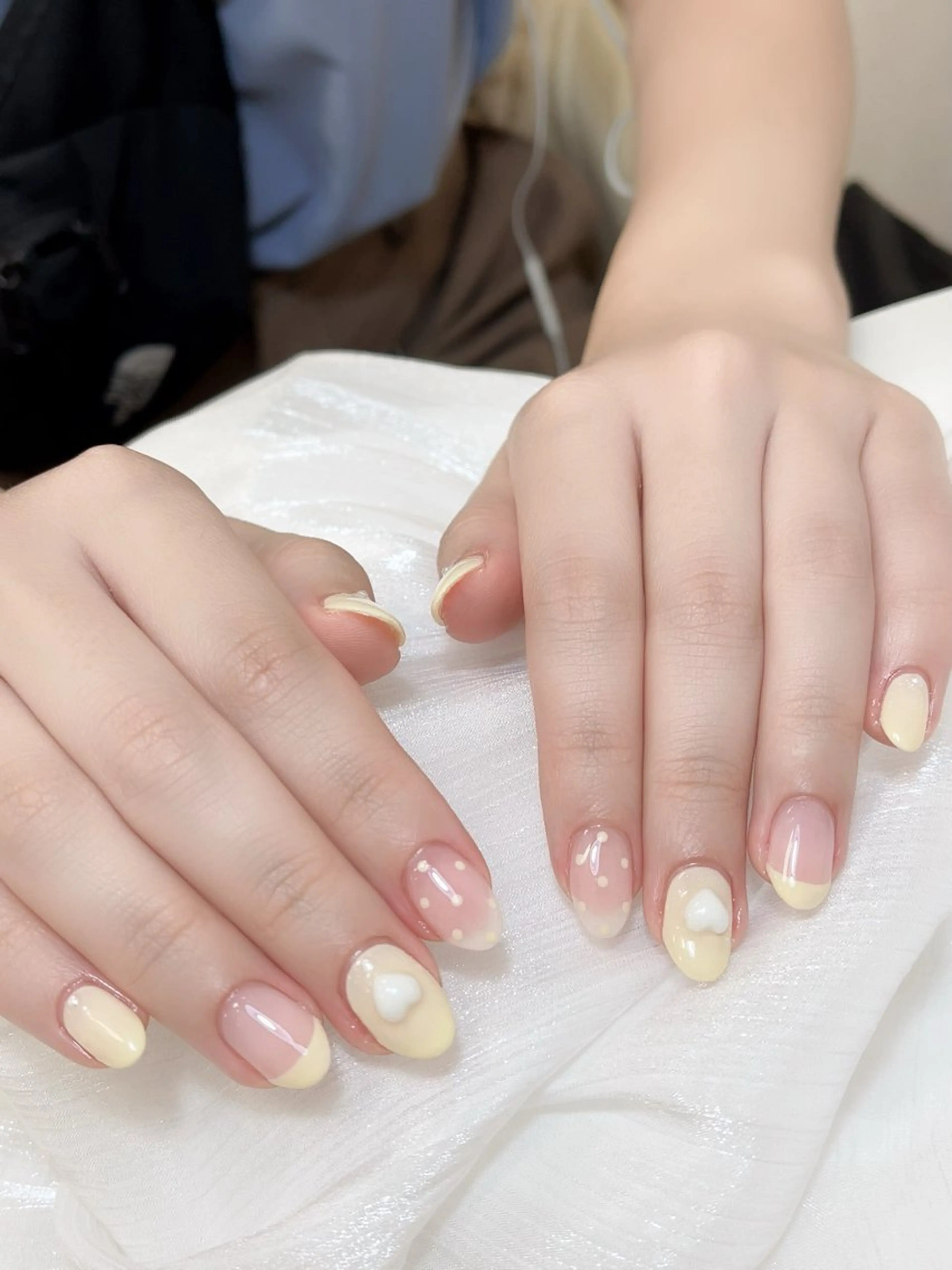 ネイル チークネイル フレンチネイル グラデーション キラキラネイル 韓国ネイル ハンドネイル DUO   MI nail salonのネイルデザイン