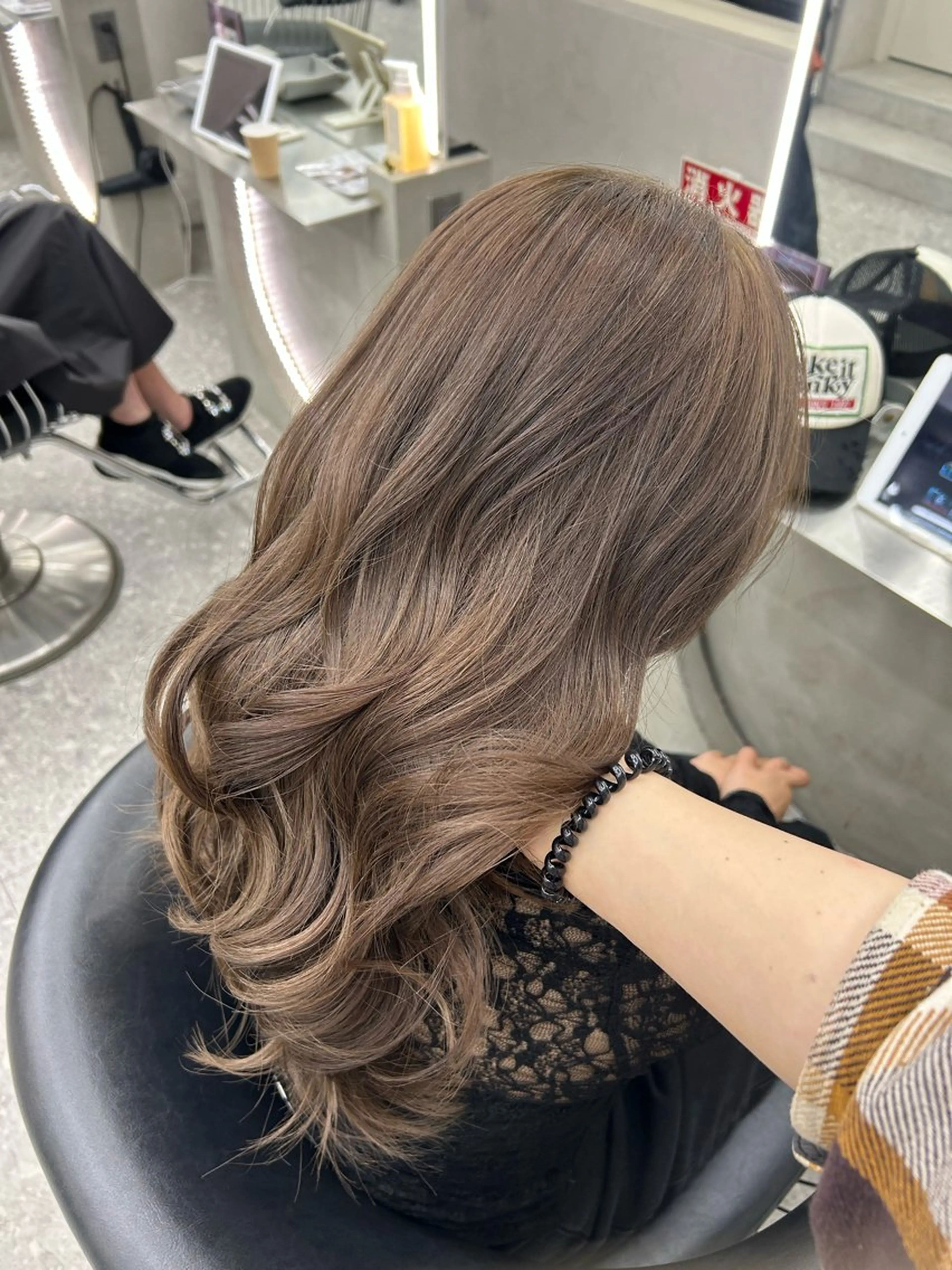 カラー ヘアカラー あ い か 🎀 レイヤーカットのヘアスタイル