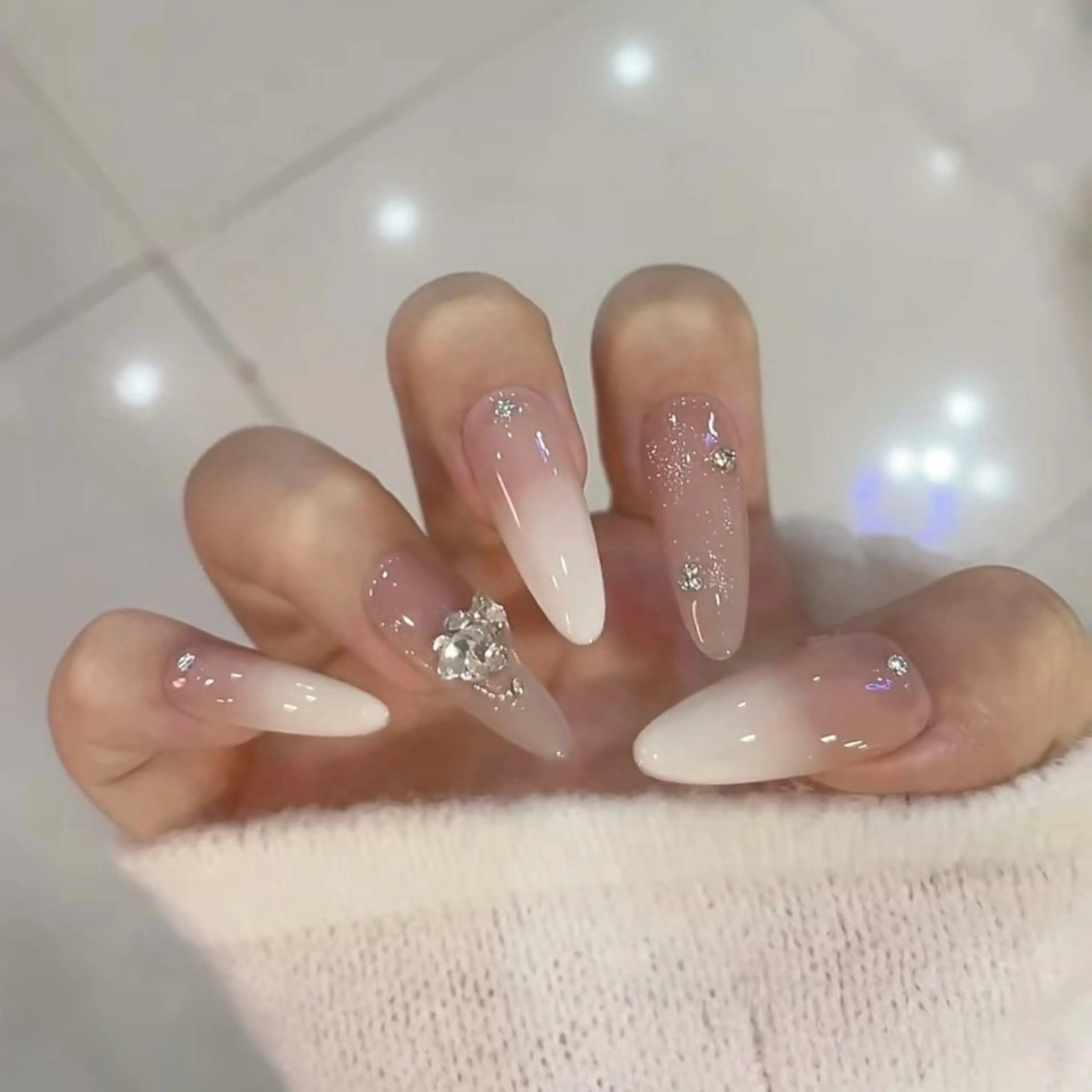 ネイル フレンチネイル キラキラネイル 韓国ネイル シンプルネイル ワンホンネイル ハンドネイル MEI Nailのネイルデザイン