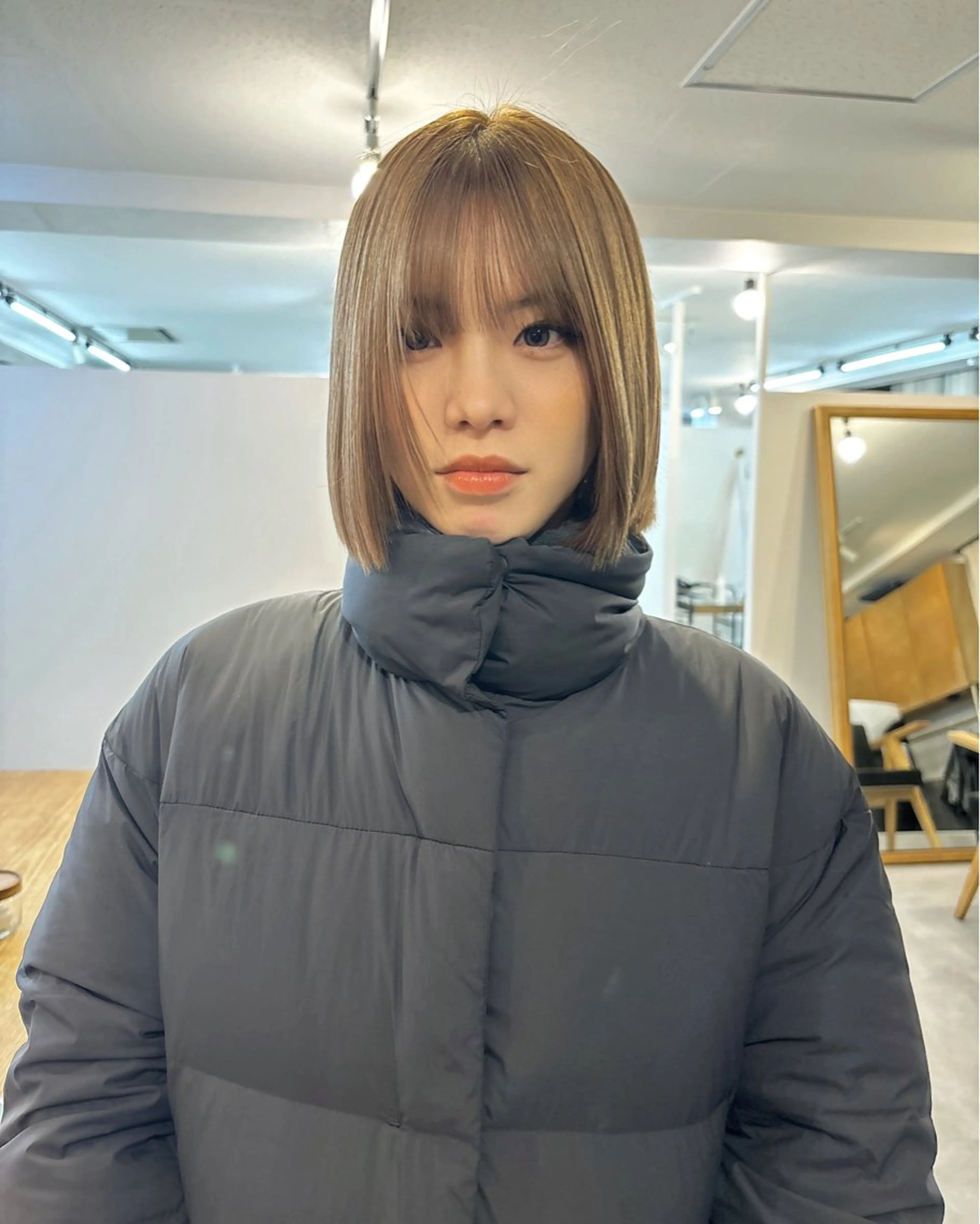 ショート カラー ブリーチ 南堀江レイヤーカット MIKU🍒のヘアスタイル