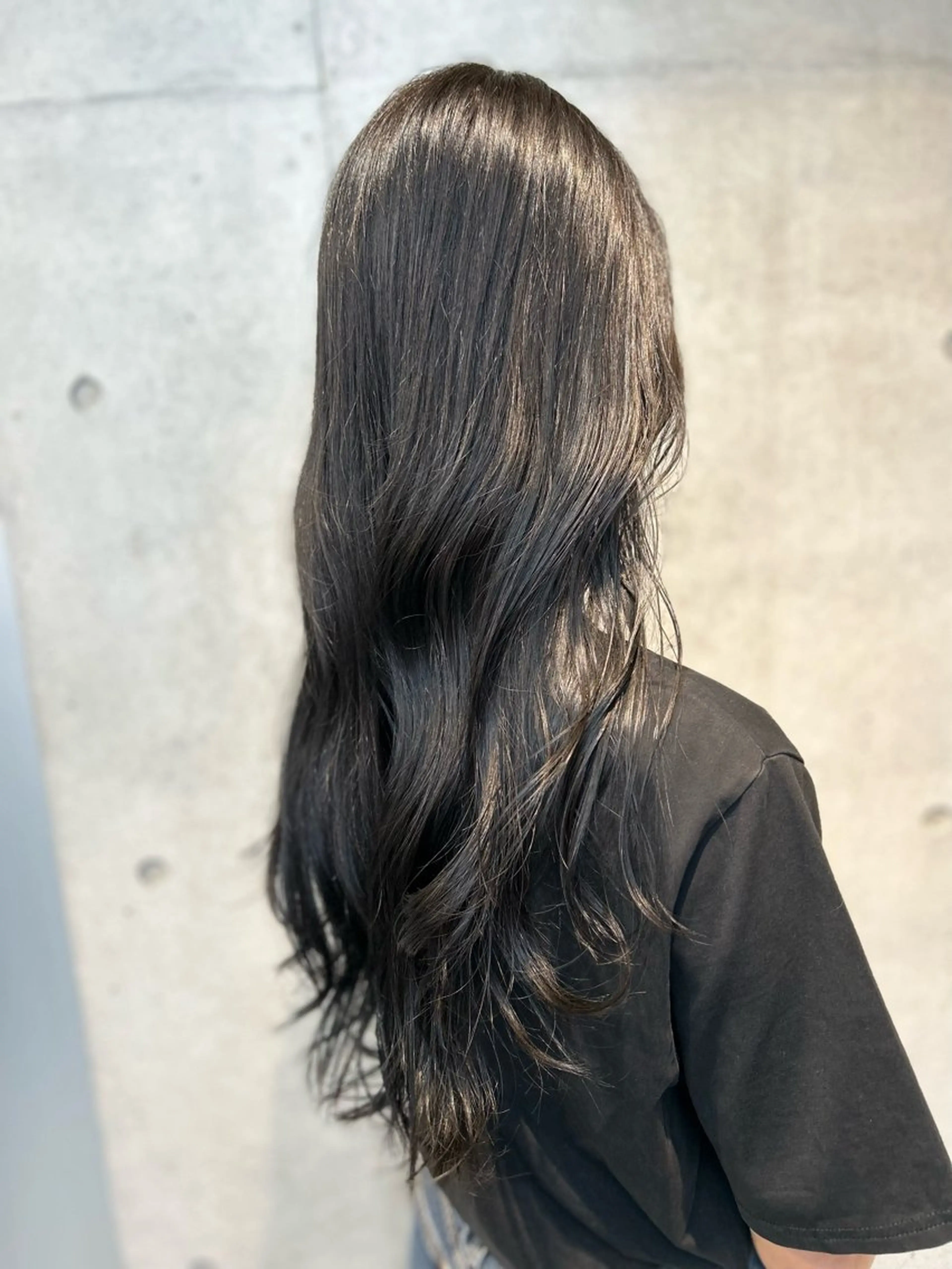 ロング カラー グレージュ オリーブグレージュ オリーブグレー ヘアカラー トリートメント レイヤー/グレージュ 髪質改善/コウスケのヘアスタイル
