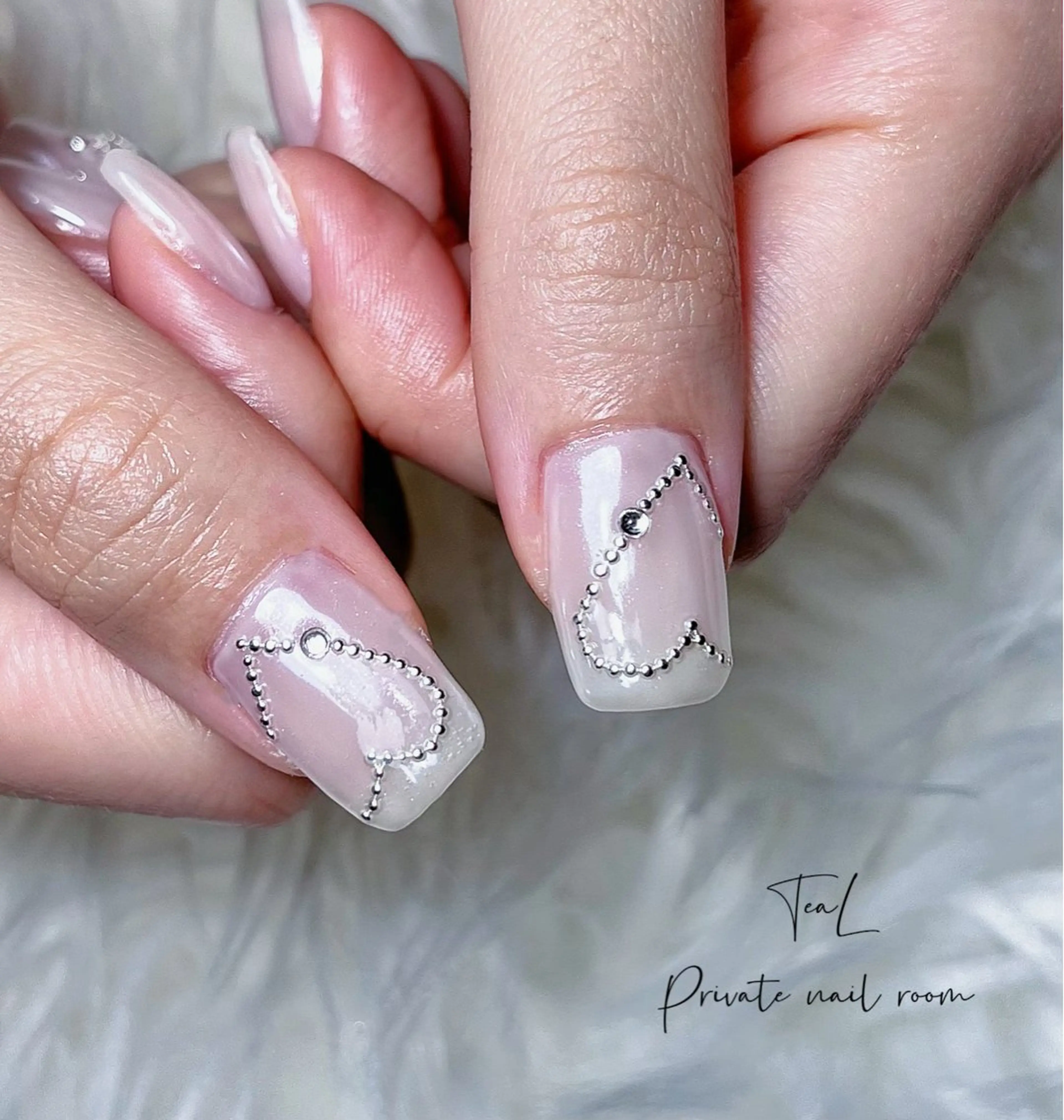 ネイル ミラーネイル シンプルネイル ワンホンネイル TeaL nailのネイルデザイン