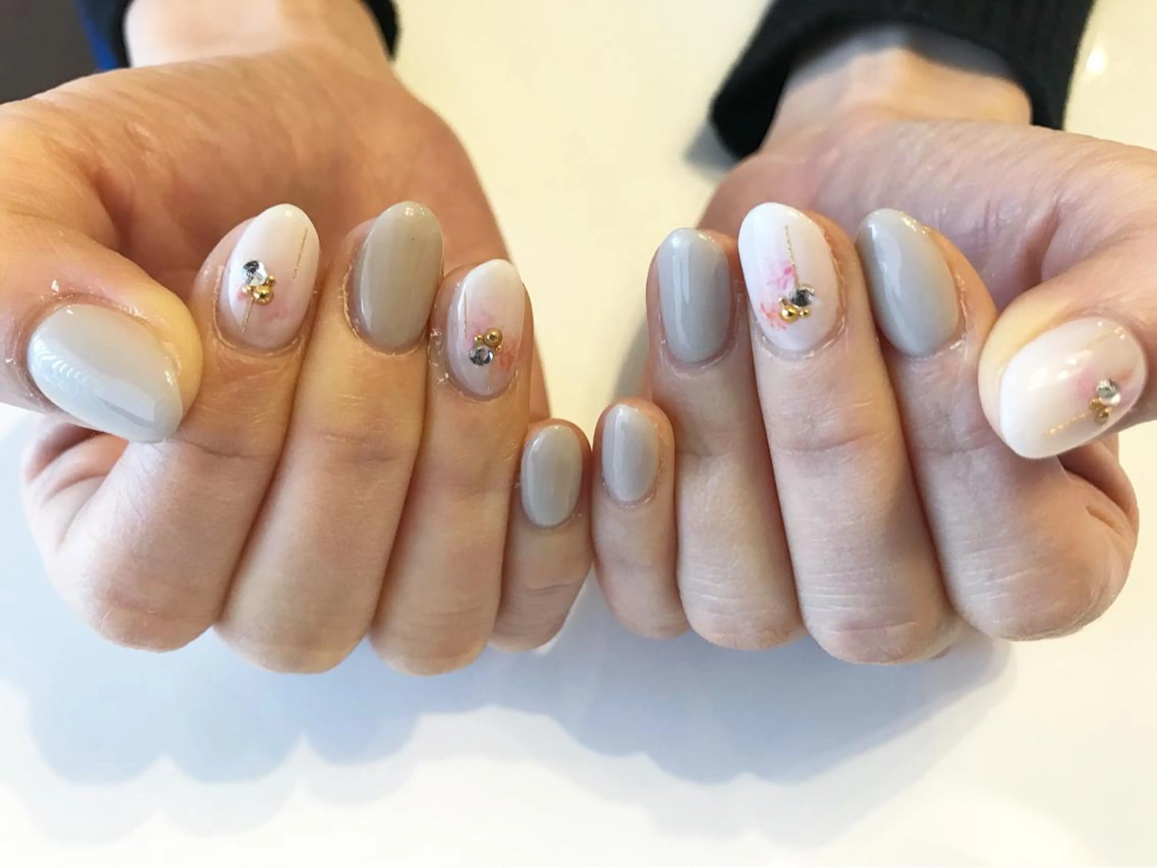 ネイル アートネイル フットネイル シンプルネイル 春ネイル ホワイト nail fufla ♡yamane♡のネイルデザイン