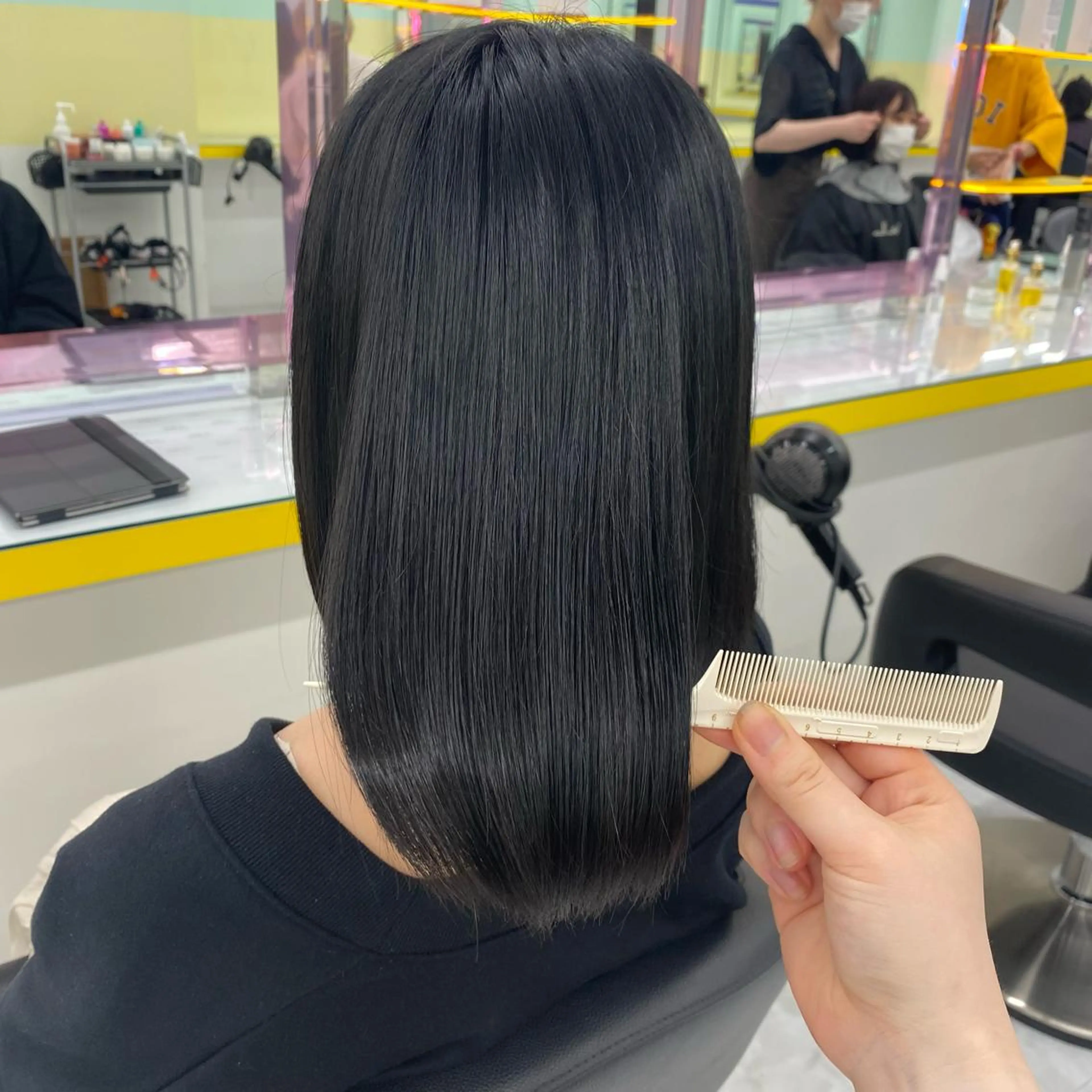 ミディアム カラー パーマ ヘアアレンジ メンズ キッズ ネイル マツエク・マツパ アイブロウ メンズブリーチ 黒髪 ブリーチ ブルーカラー ブルーブラック Lumo所属・💖横浜ブリーチなし 💖MIHOのヘアスタイル