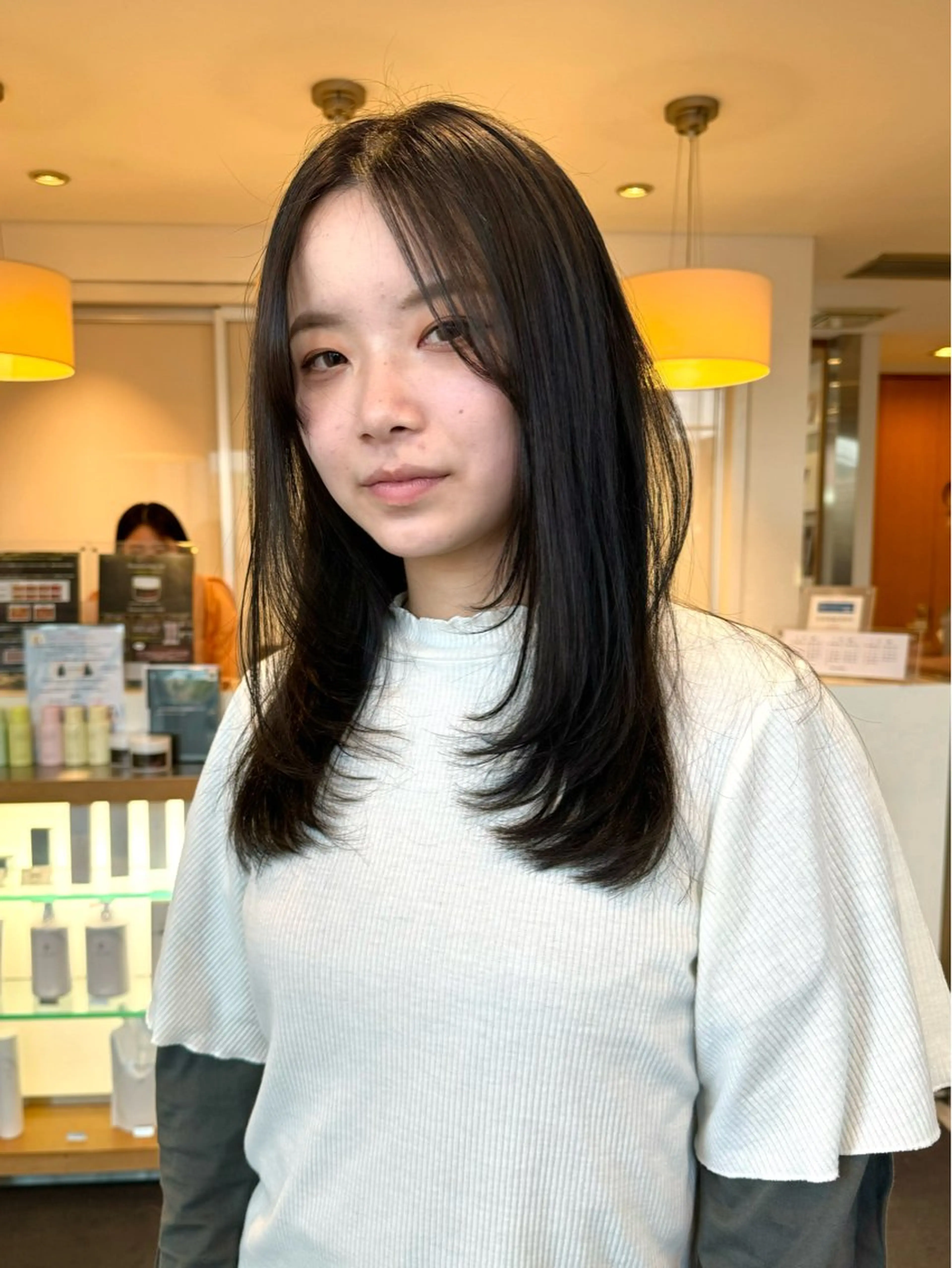 セミロング 南 妃那のヘアスタイル