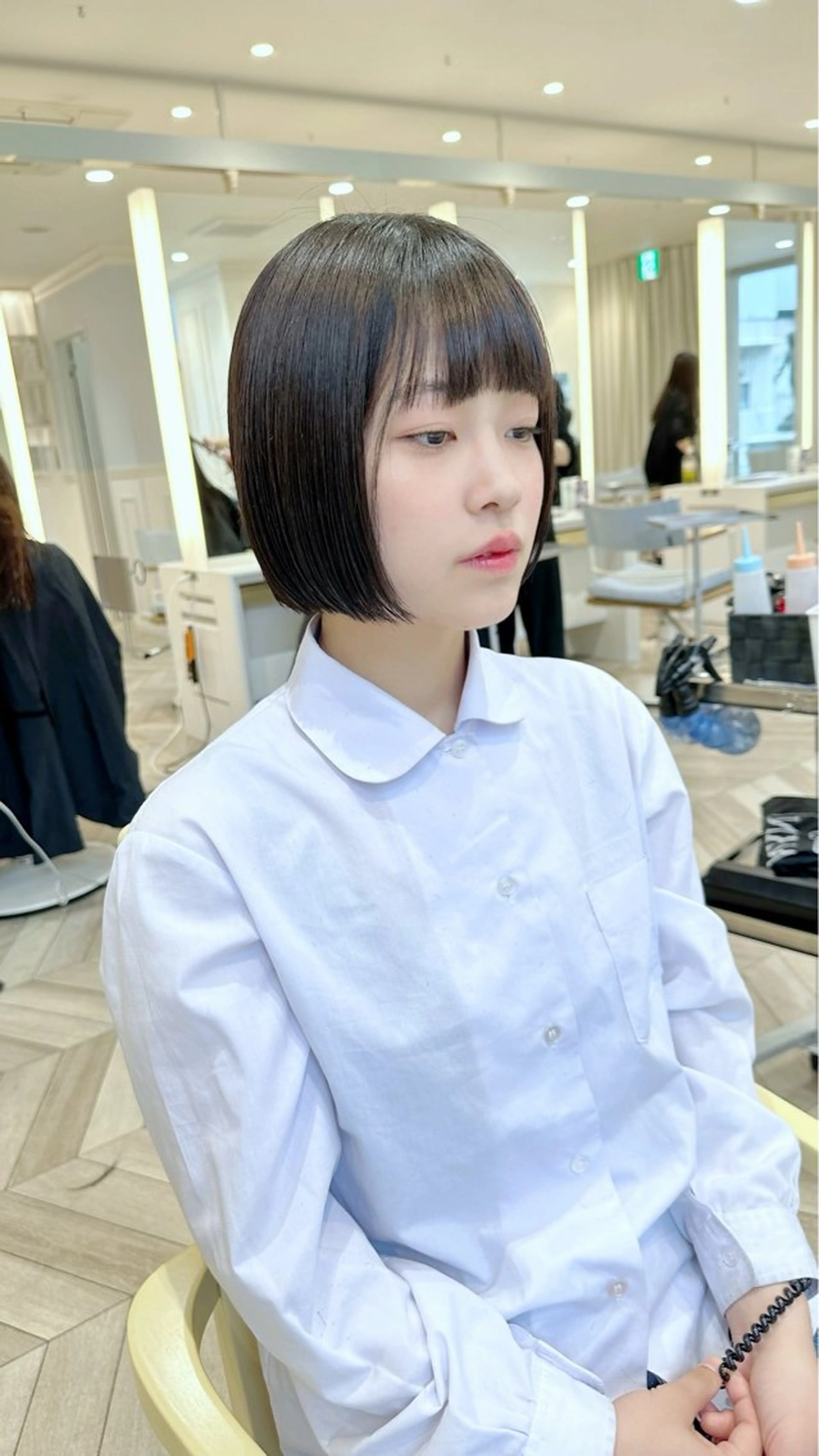 ショート カット 小顔レイヤー/ ベージュ🤍Rieのヘアスタイル