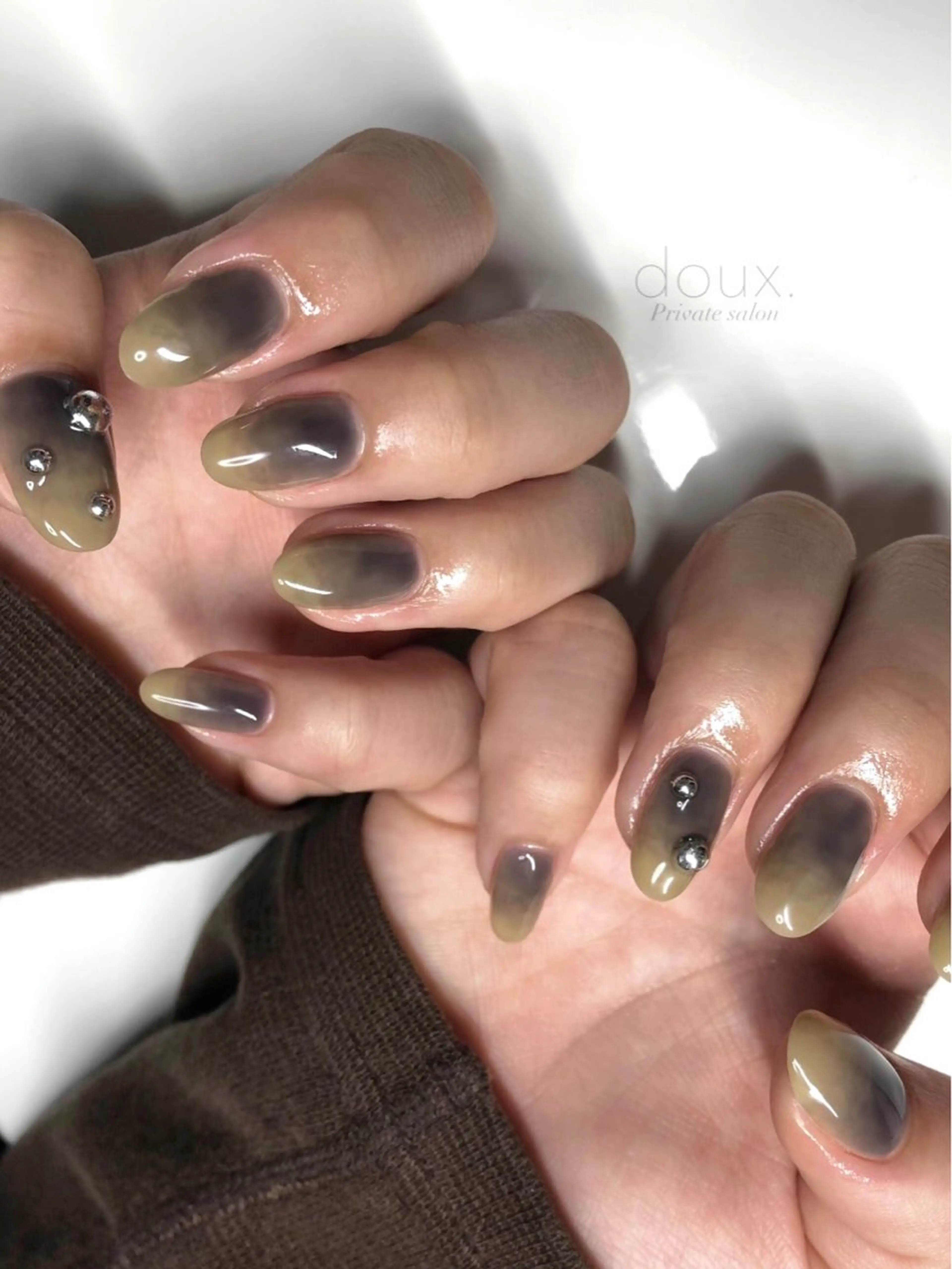 ネイル カジュアル グラデーション 韓国ネイル ニュアンスネイル オフィスネイル ハンドネイル doux. nailのネイルデザイン
