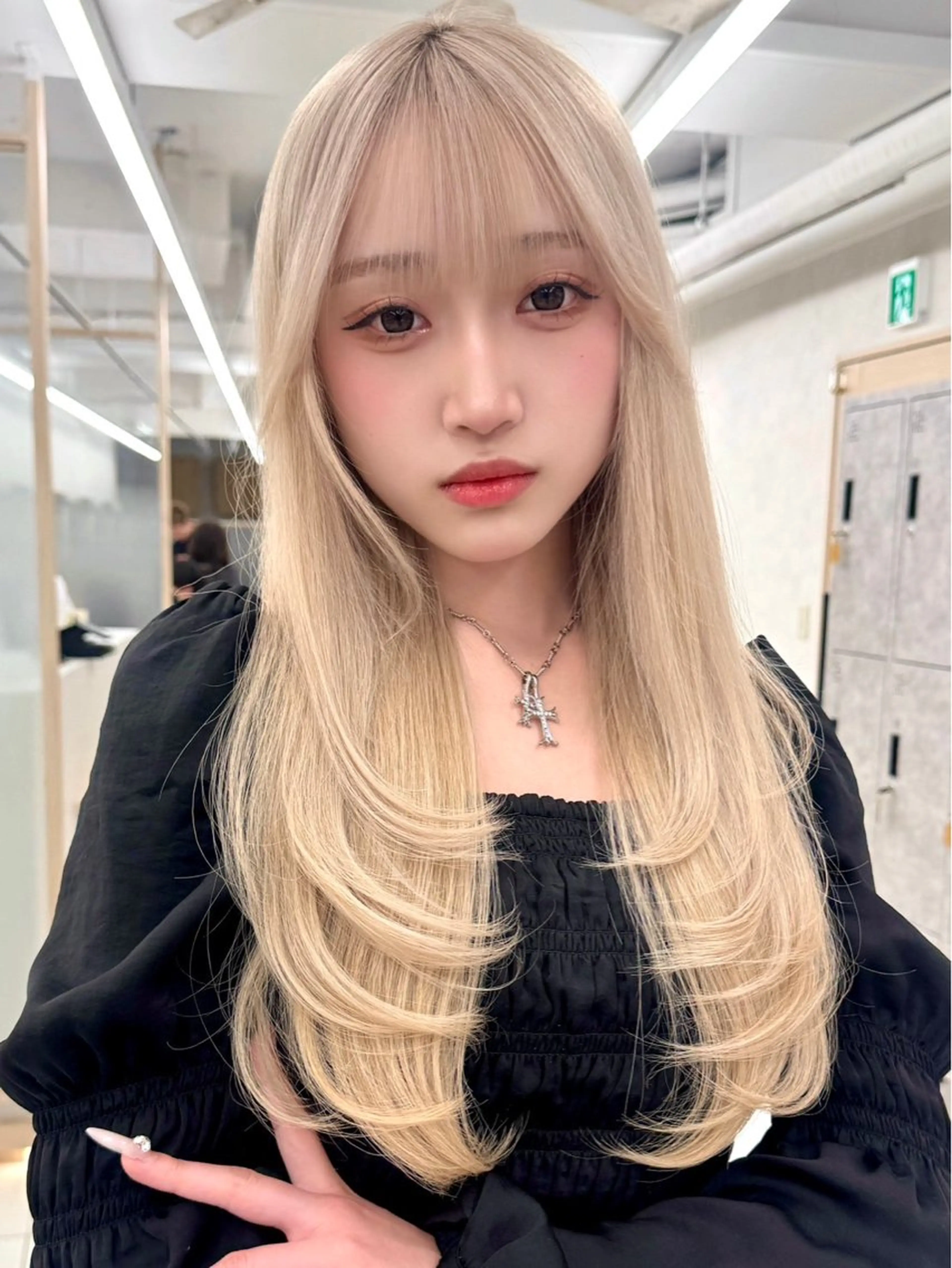 ロング カラー ベージュカラー 透明感カラー くびれヘア くびれレイヤー レイヤーカット レイヤー×韓国 🇰🇷鈴木啓太のヘアスタイル