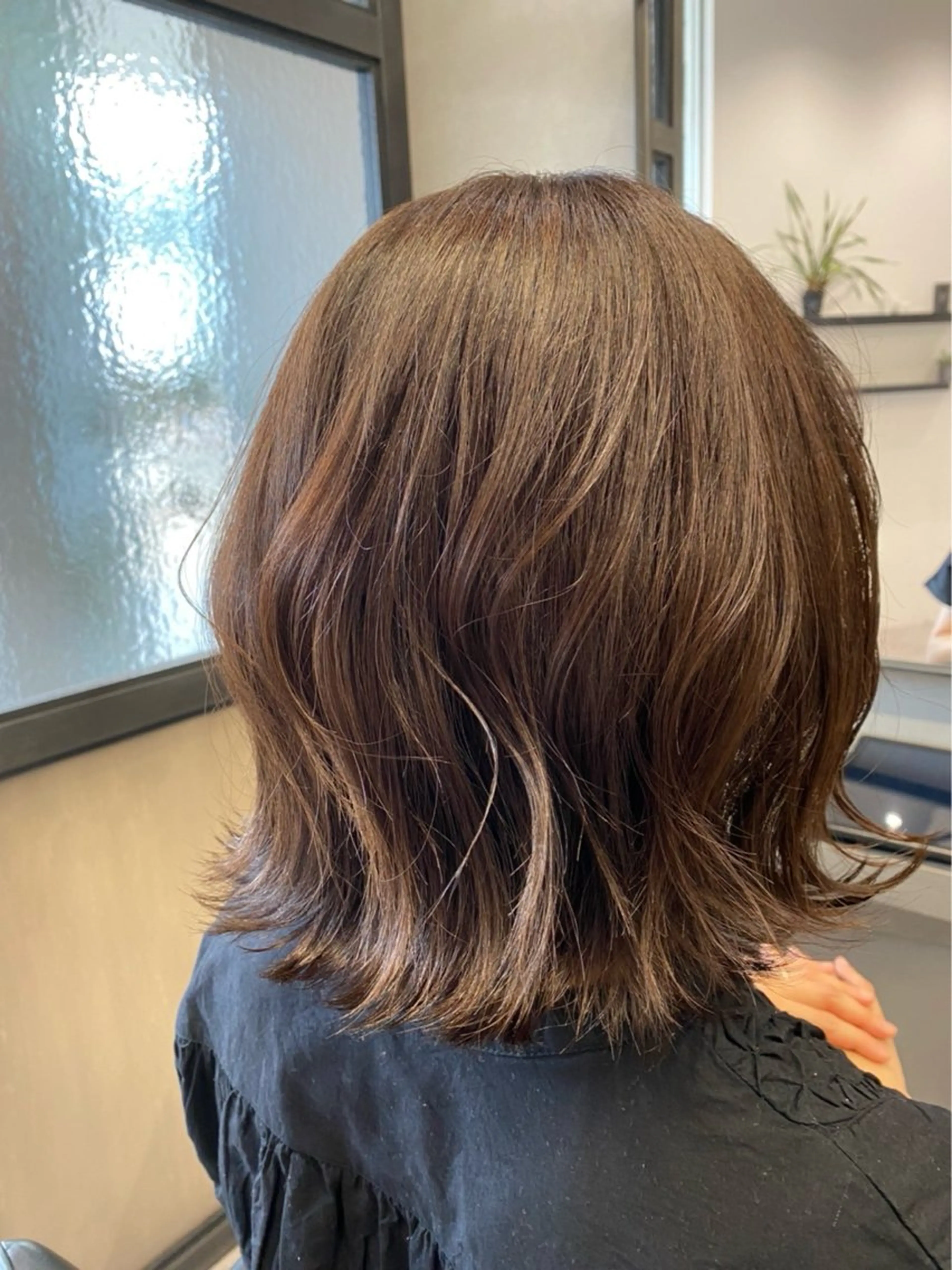 ミディアム カラー はる 「モデル募集中」のヘアスタイル