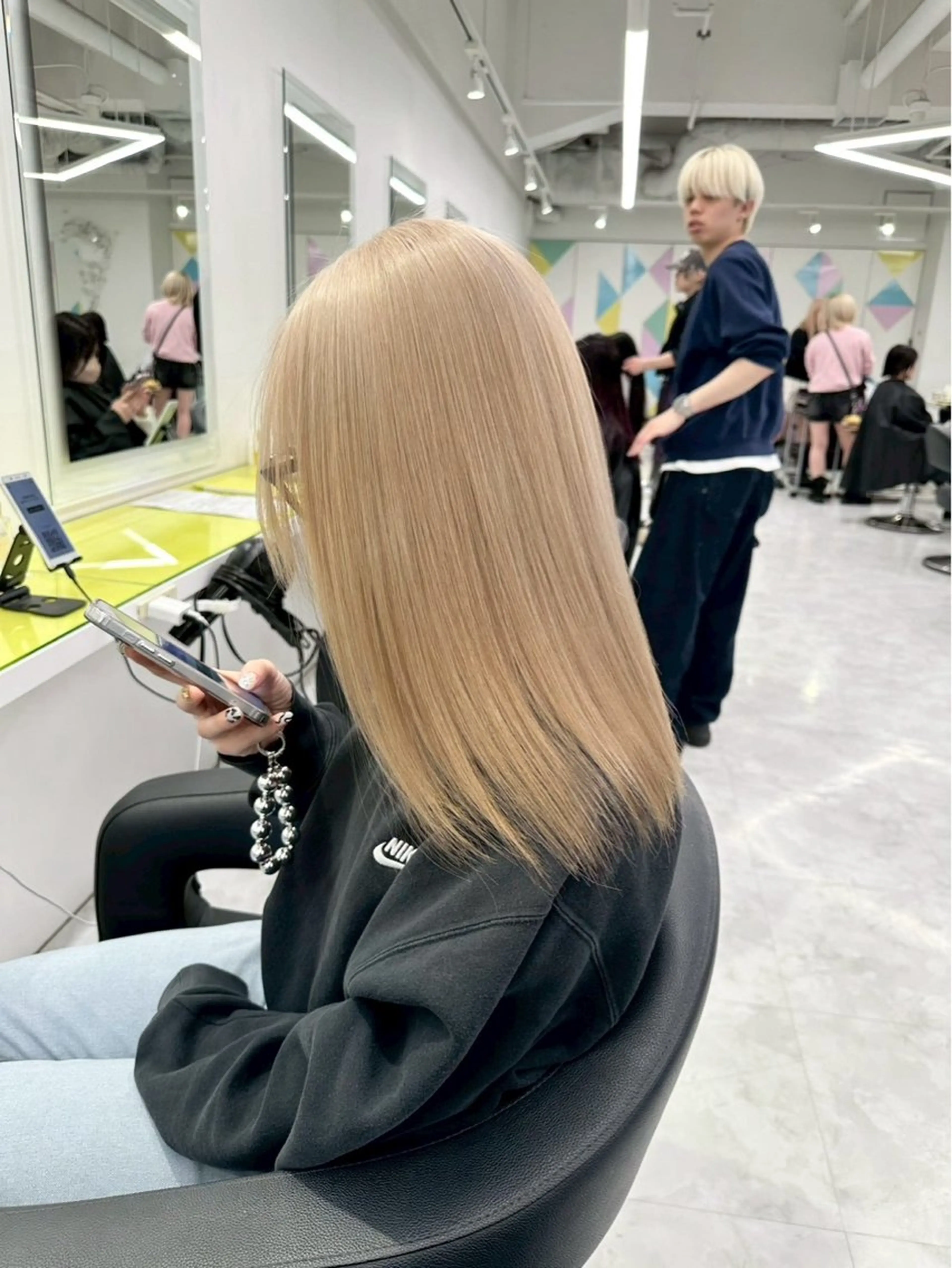 ロング カラー ヘアアレンジ ブリーチ ハイトーンカラー ヘアカラー トリートメント ヘアセット 🫧モテる💗ダメー ジレスハイトーン🫧のヘアスタイル