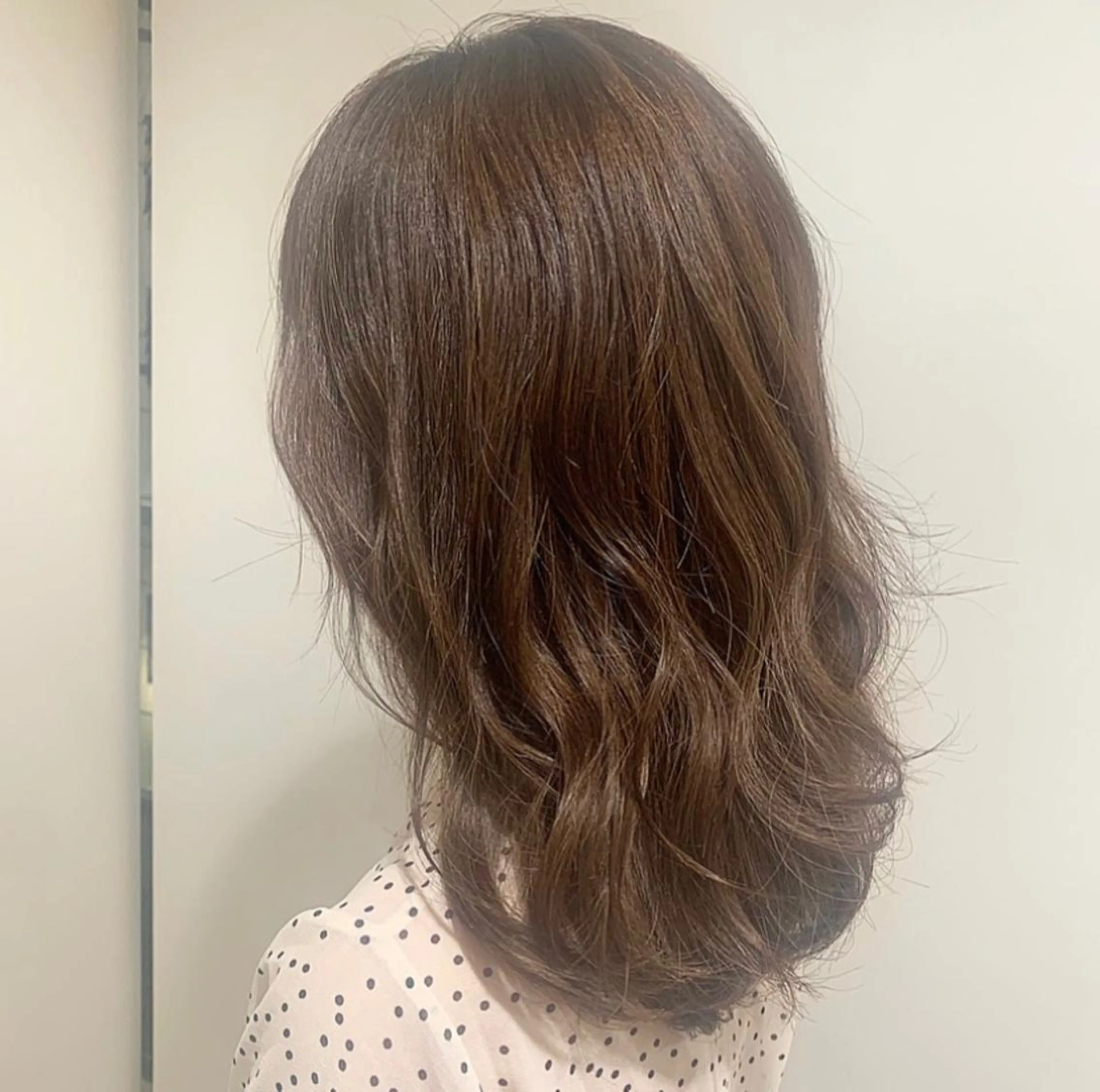 カラー 山口 莉奈のヘアスタイル