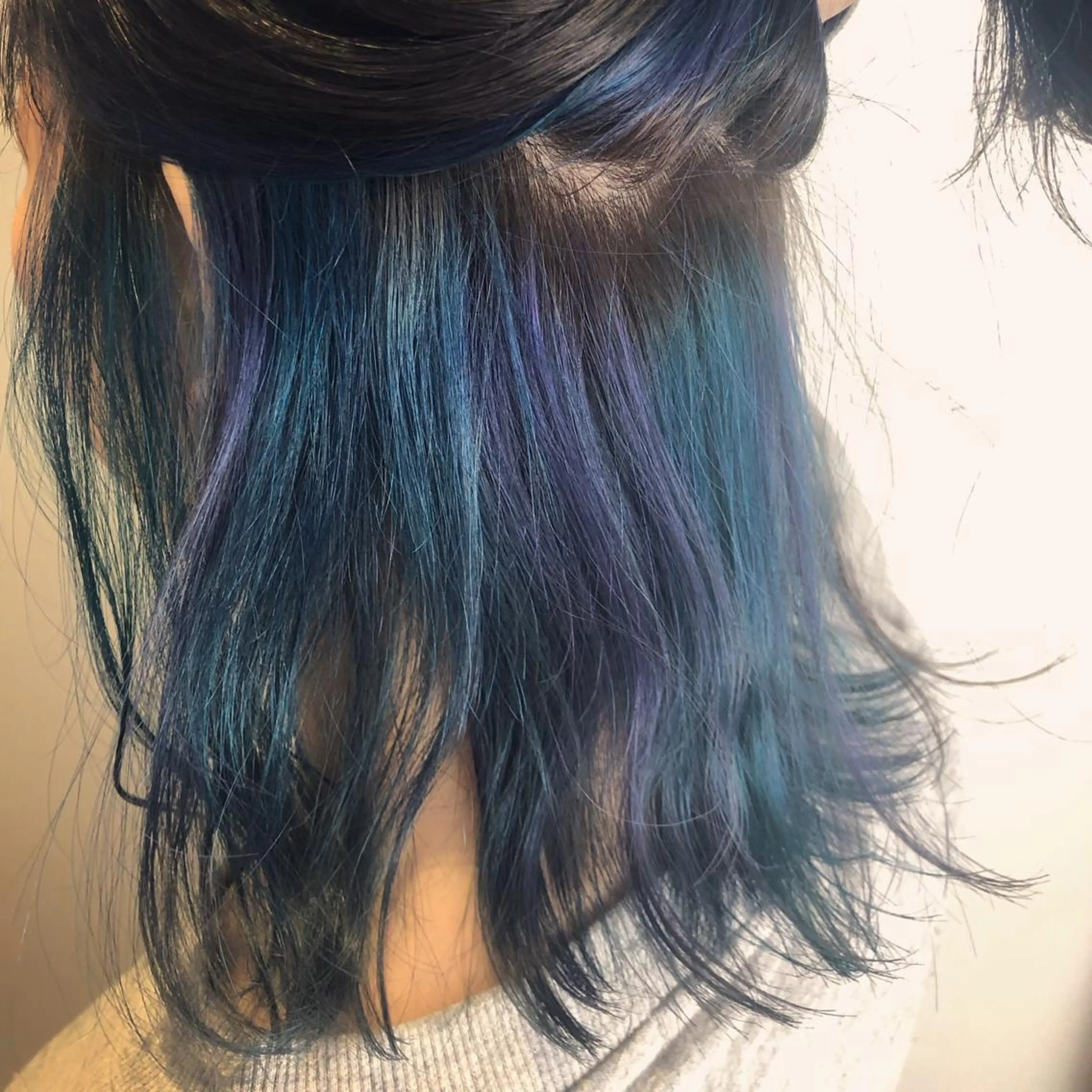 ミディアム カラー アッシュ バレイヤージュ ミストバング ベージュカラー ブリーチ カット ヘアカラー トリートメント 原宿サロン代表 デザインカラー伊藤卓のヘアスタイル