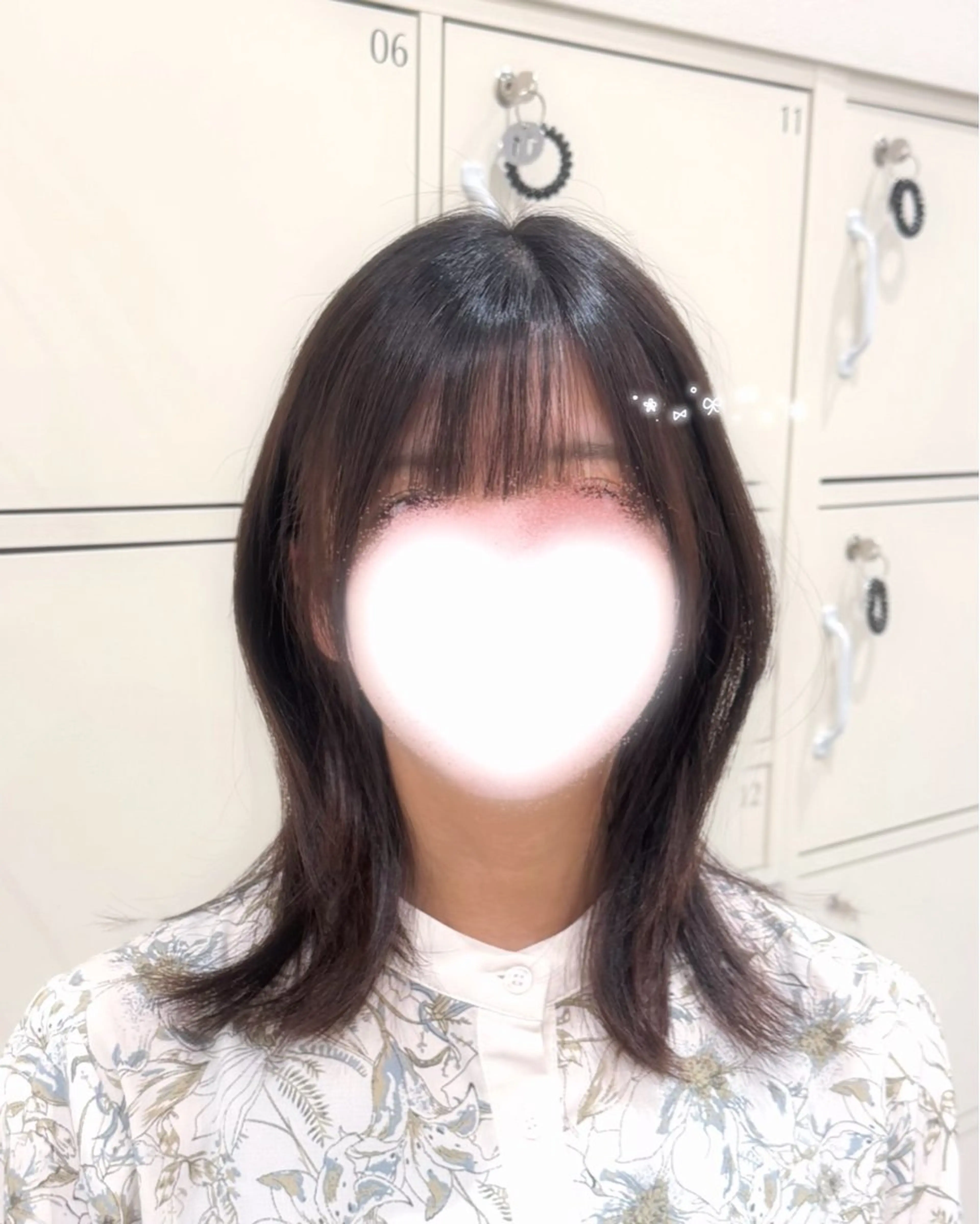 ミディアム くびれヘア 顔周りカット サイドバング 泉山 花音のヘアスタイル