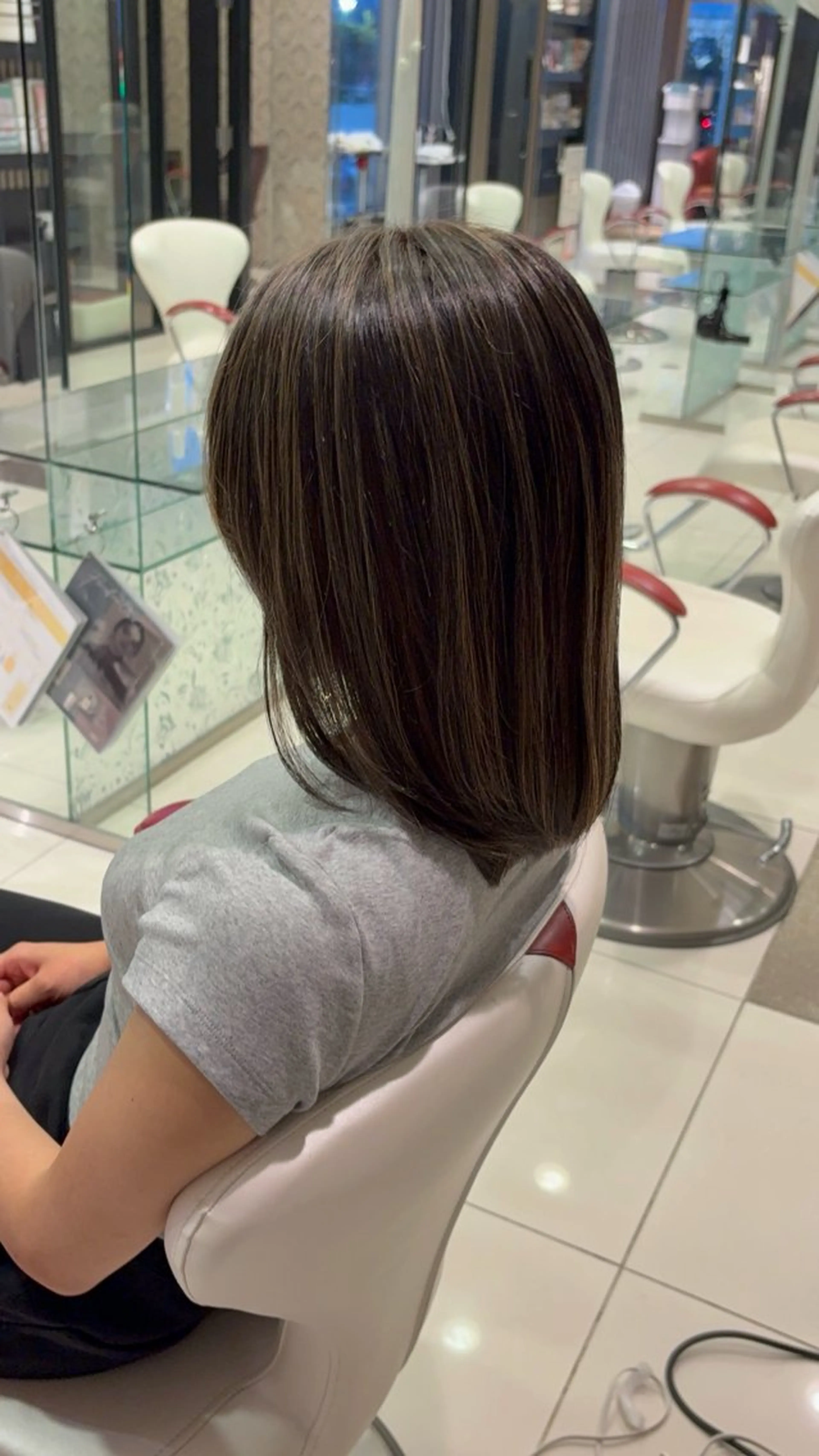 カラー ハイライトカラー ヘアカラー 中山 千優のヘアスタイル