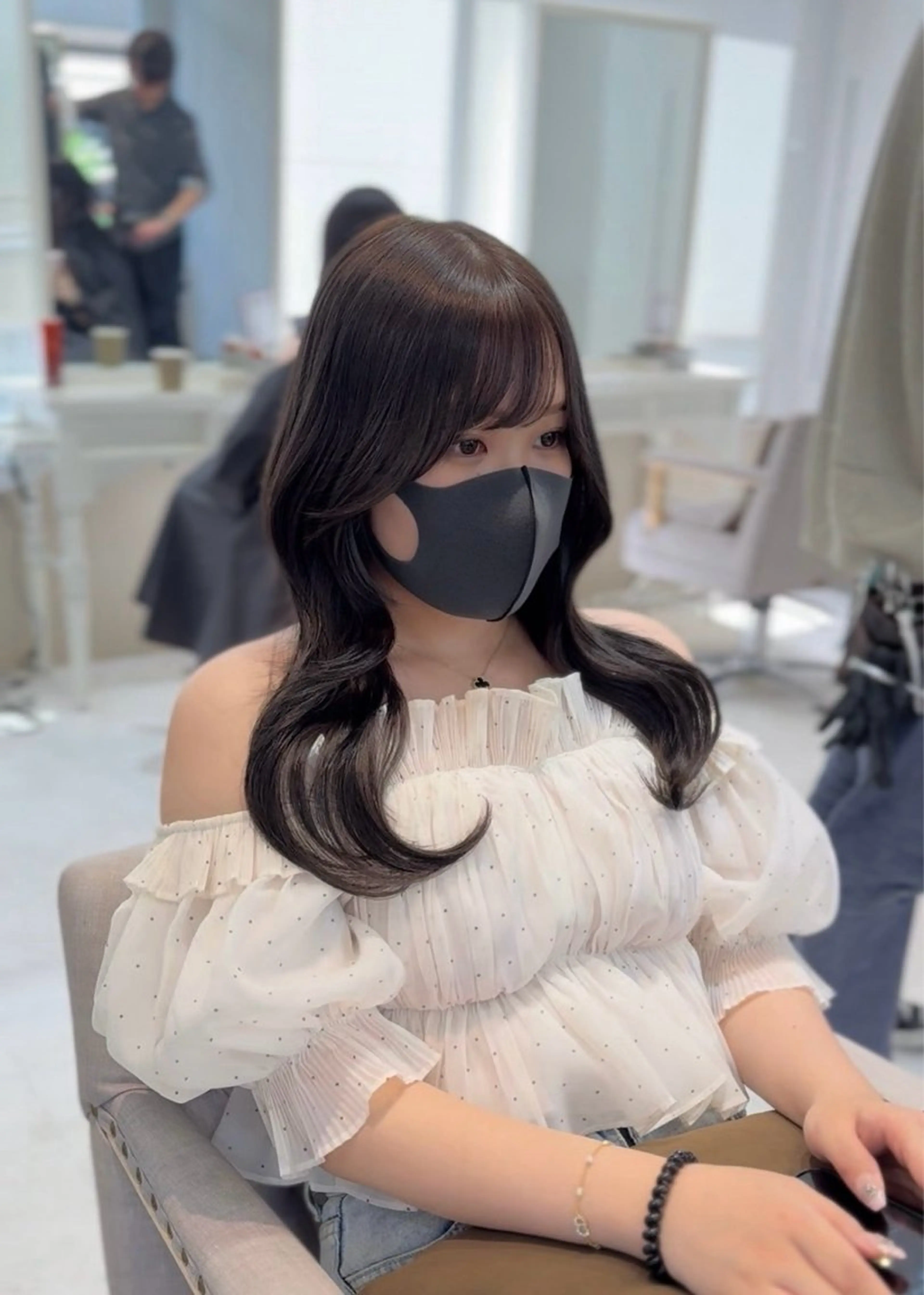 セミロング アッシュ アッシュブラウン くびれヘア カット ヘアカラー 神戸で縮毛矯正/髪質 改善/お任せくださいのヘアスタイル