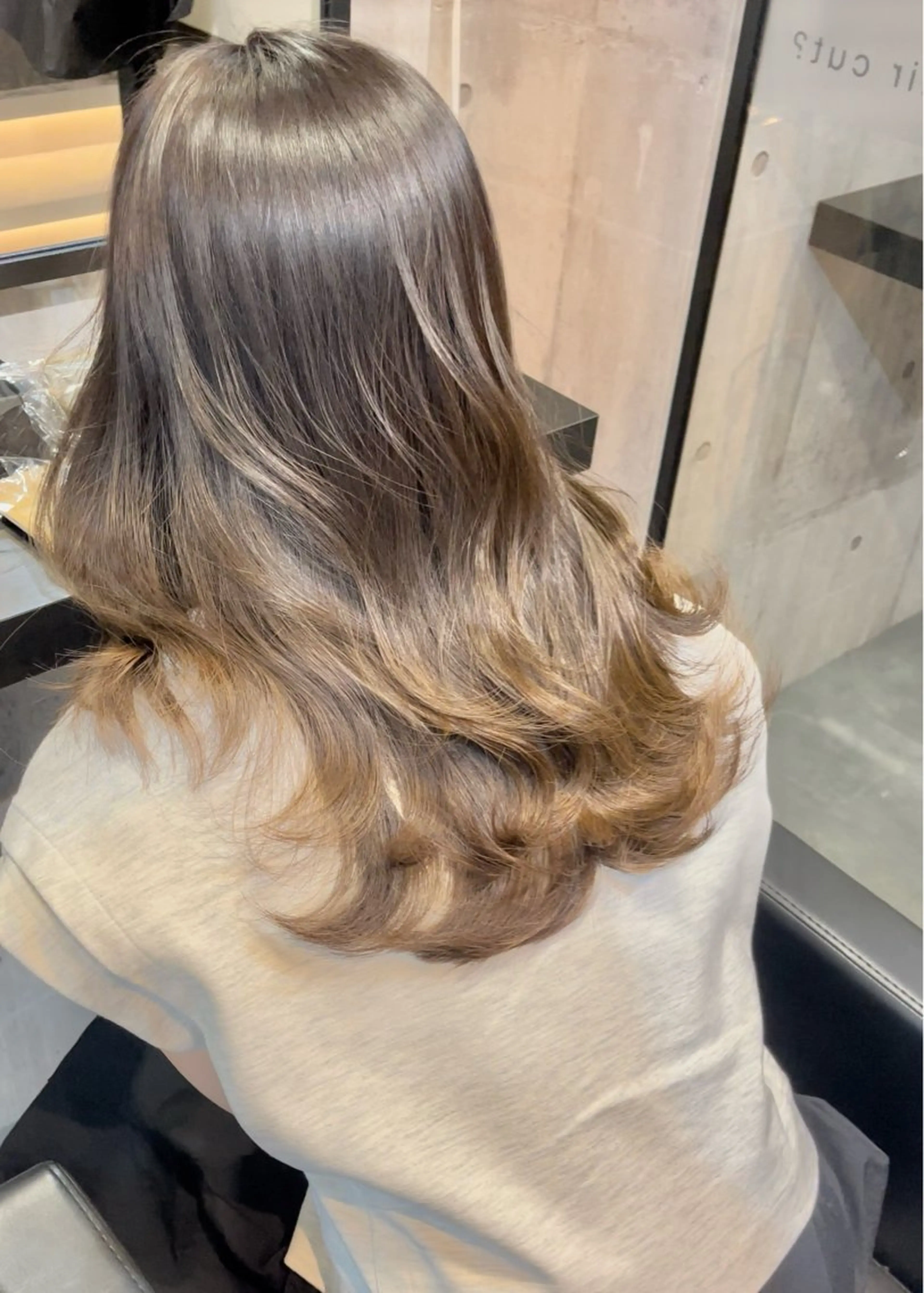 セミロング カラー トリートメント ♦️髪質改善縮毛矯正 美髪💍谷口克也♦️のヘアスタイル