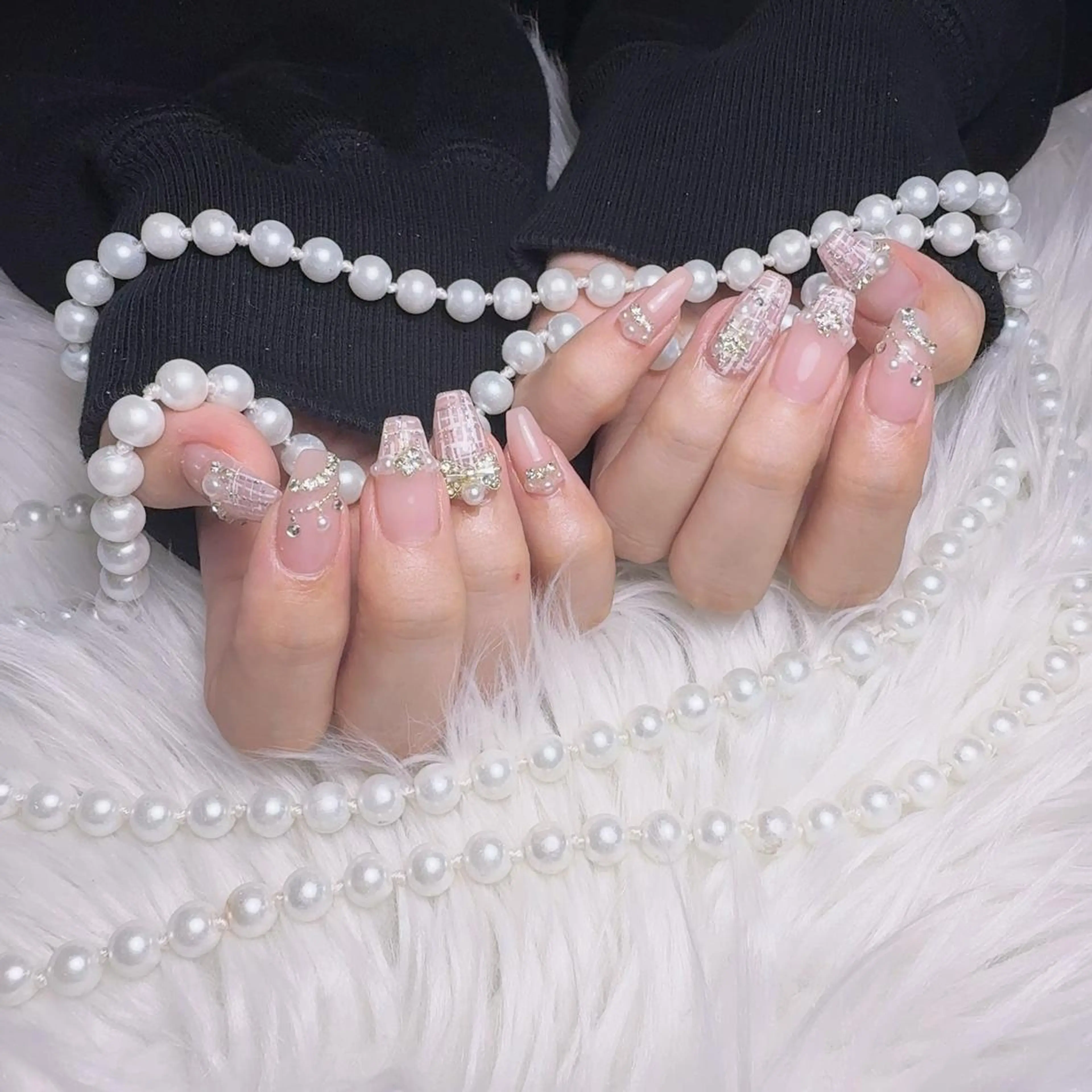 ネイル アートネイル フラッシュネイル フレンチネイル ジェルネイル ガラスフレンチ M2 BEAUTY サロンのネイルデザイン